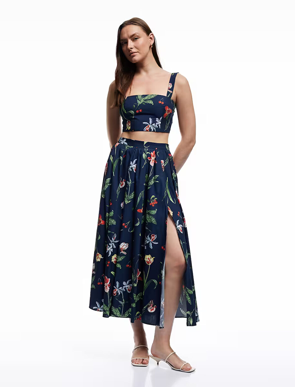 Pamuklu Poplin Kumaş Slim Fit Kare Yaka Askılı Kiraz Baskılı Çiçekli Crop Büstiyer