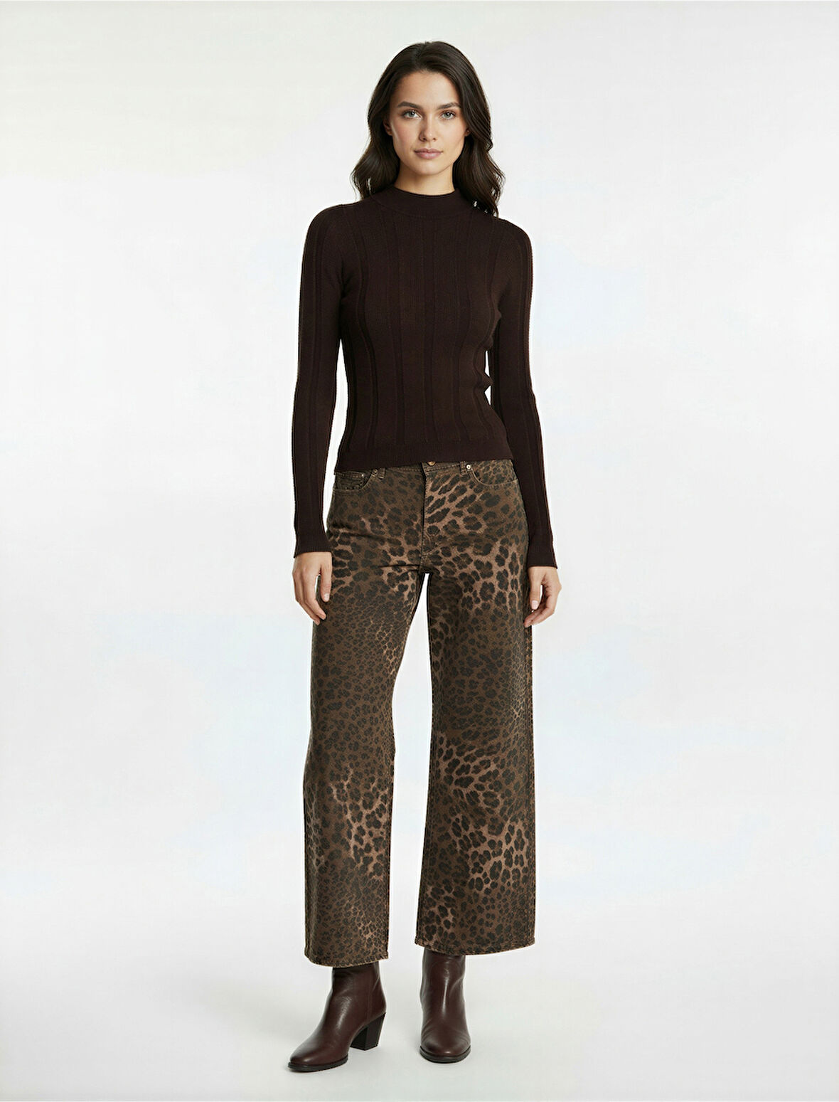 Dik Yaka Uzun Kollu Triko Kazak