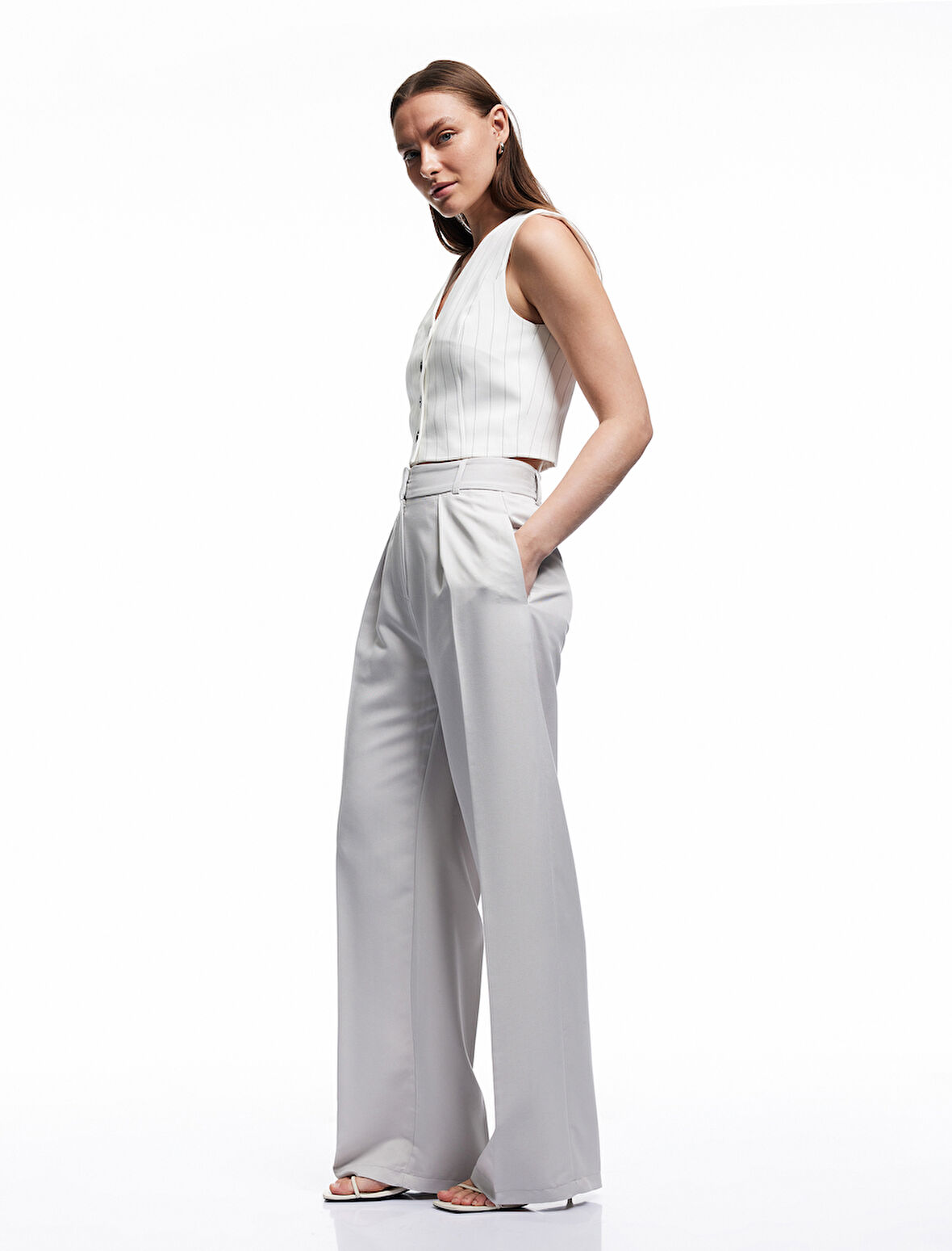 Modal Kumaş Karışımlı Pile Detaylı Cepli Yüksek Bel Geniş Paça Palazzo Pantolon