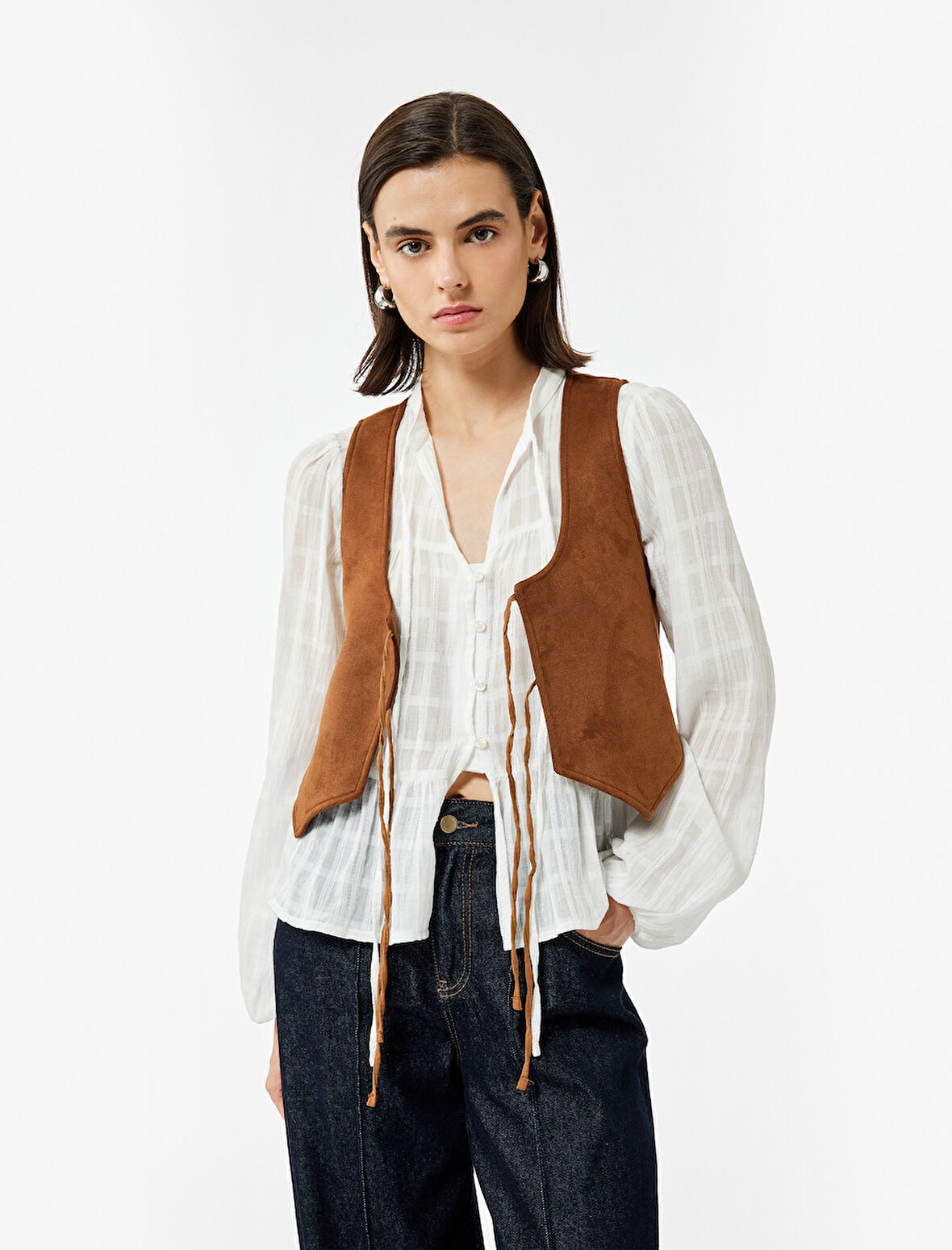 Slim Fit Önden Bağlama Detaylı Fiyonklu Suni Süet Crop Yelek