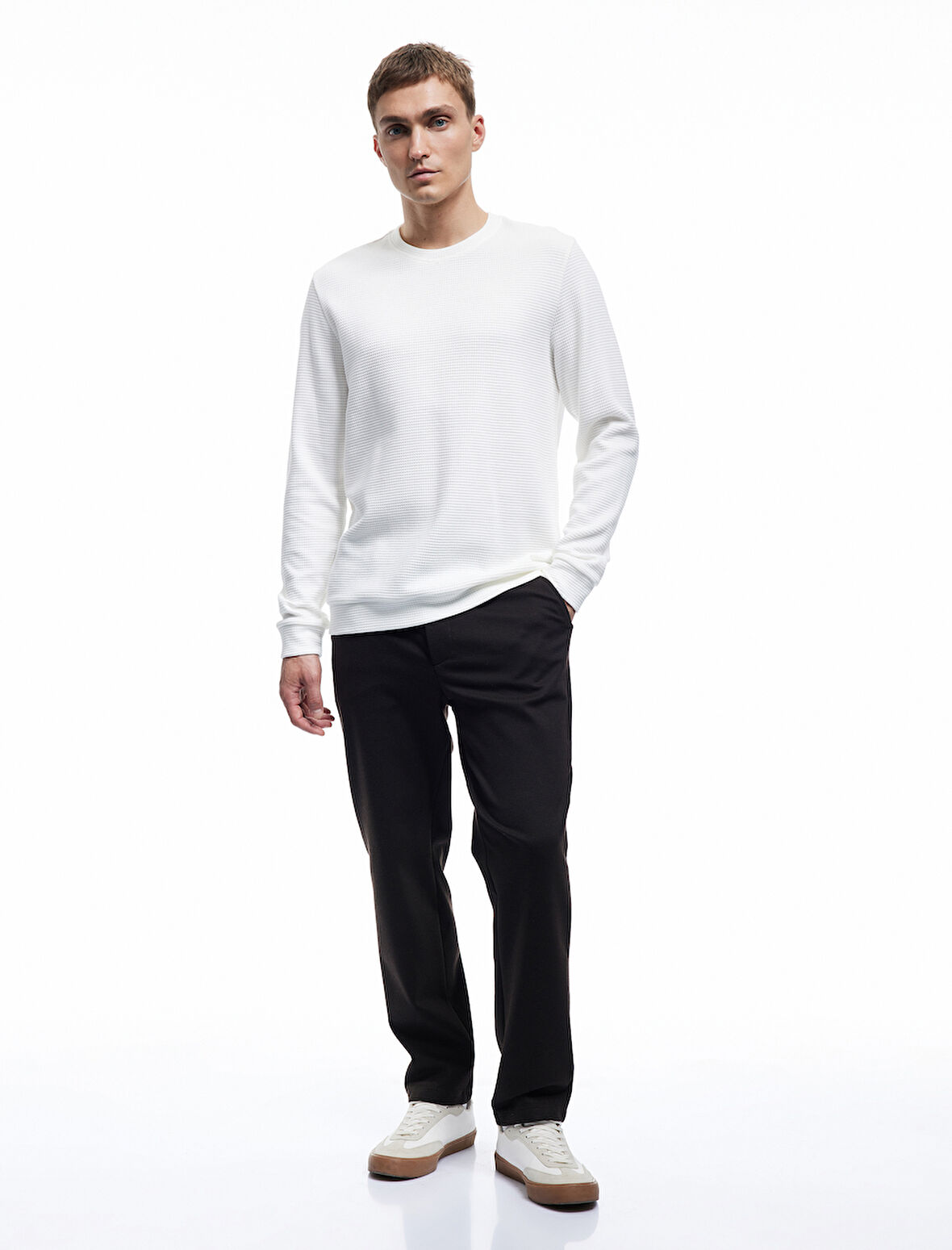 Pamuklu Uzun Kollu Dokulu Basic Bisiklet Yaka Sweatshirt