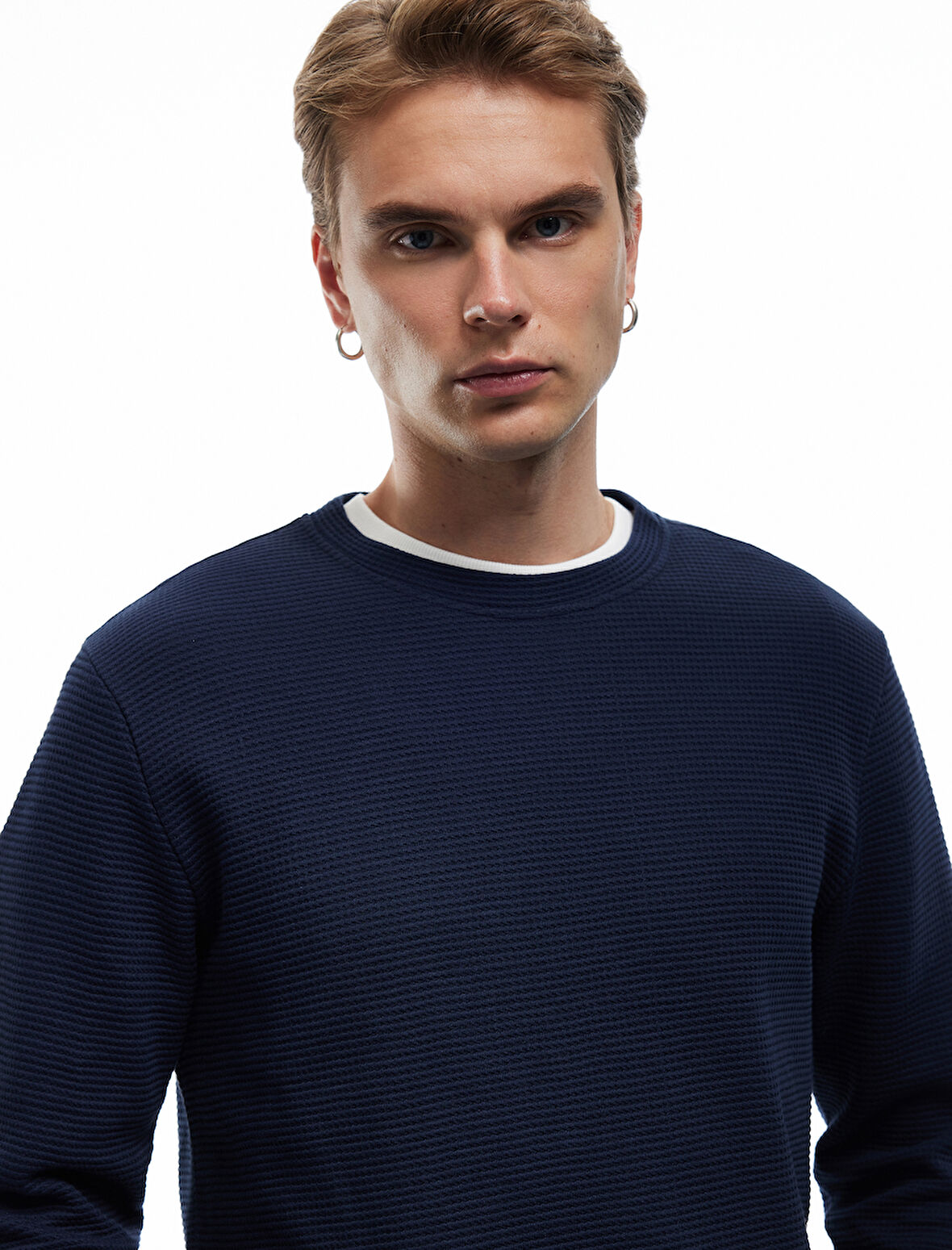 Pamuklu Uzun Kollu Dokulu Basic Bisiklet Yaka Sweatshirt