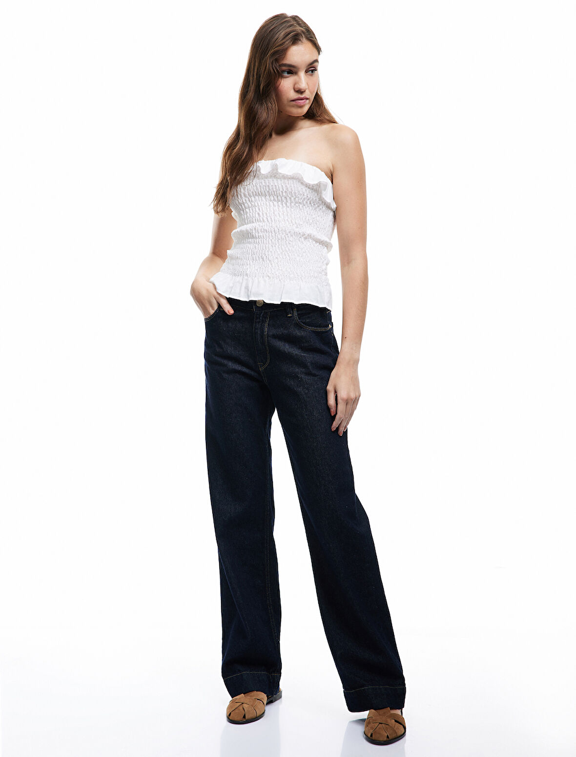 Pamuklu Fırfırlı Gipeli Straplez Yaka Kolsuz Crop Bluz