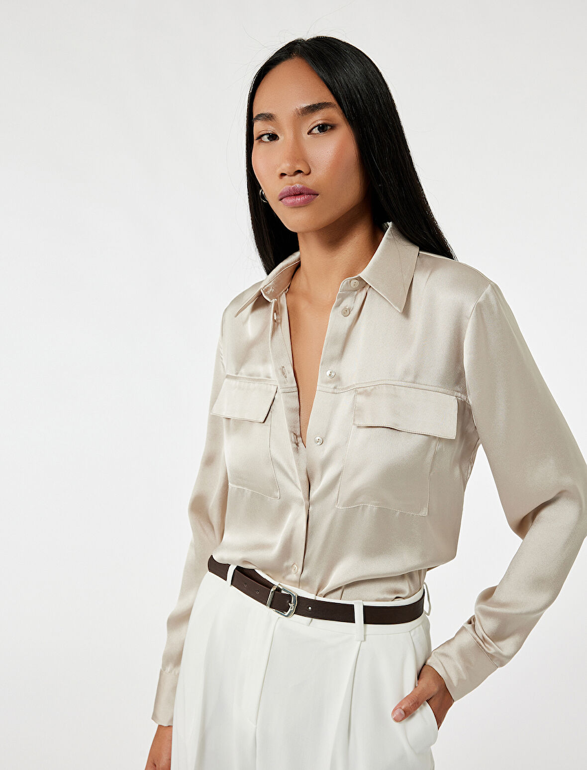 Cep Detaylı Uzun Kollu Düğmeli Klasik Yaka Saten Gömlek