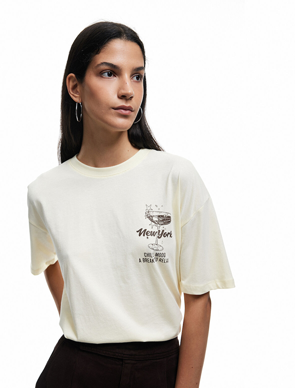 Kısa Kollu Bisiklet Yaka Oversize Arkası Baskılı Tişört