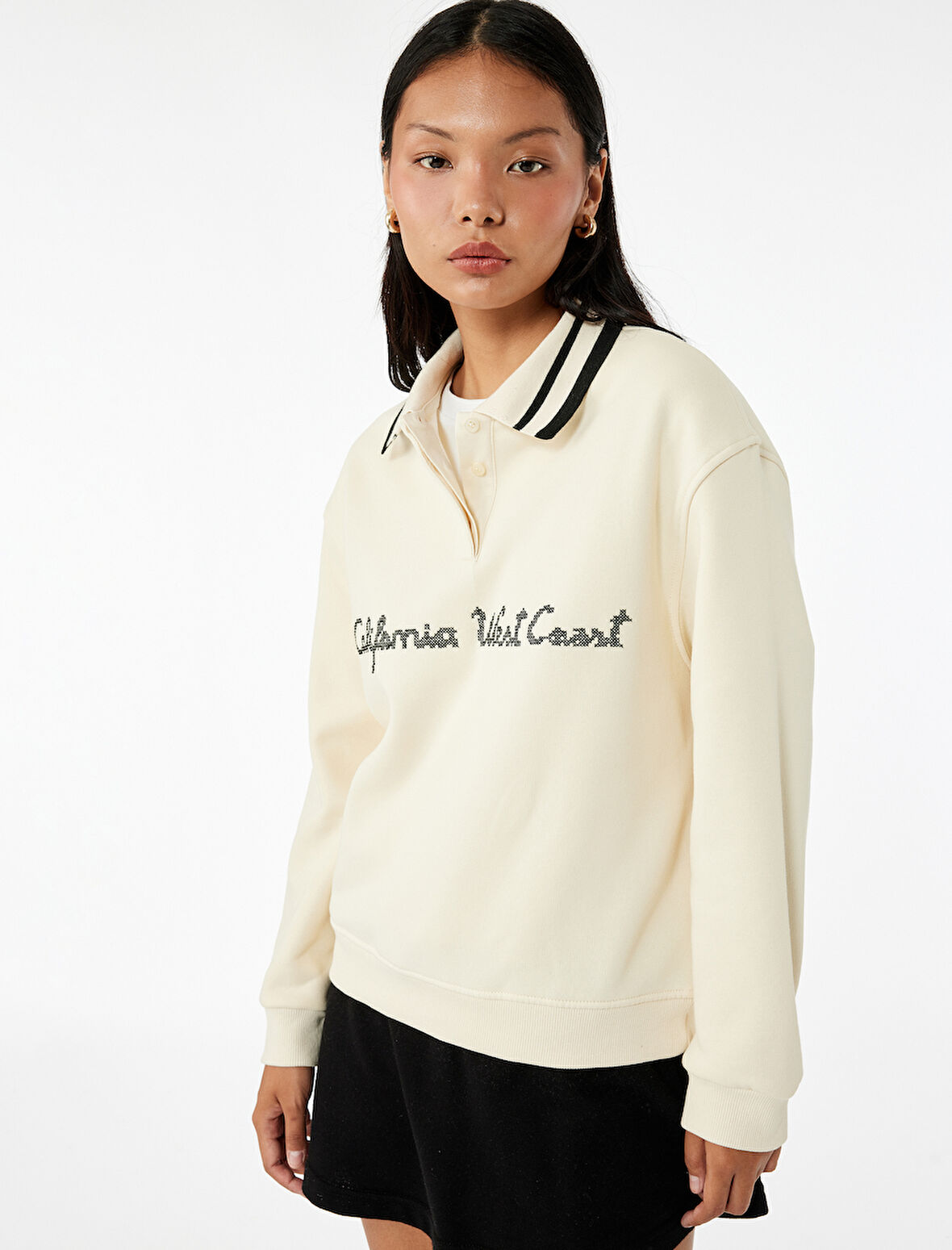 Uzun Kollu Düğmeli Nakışlı Şardonlu Oversize Polo Yaka Sweatshirt