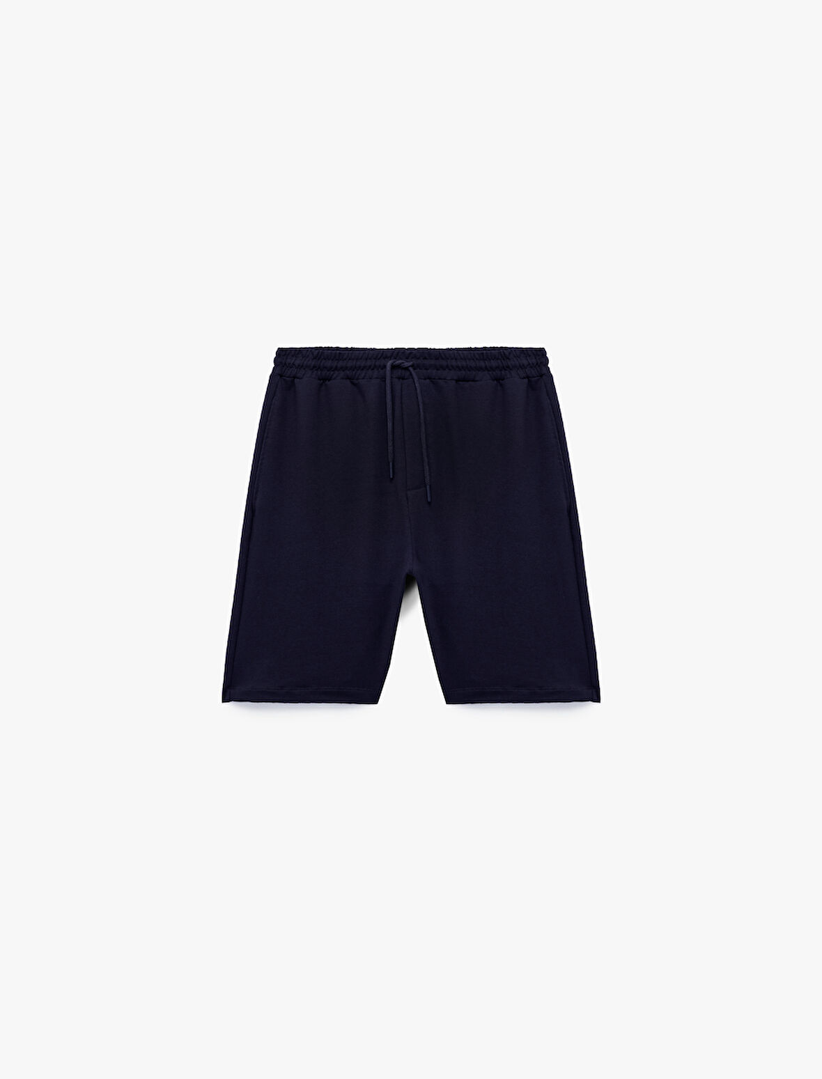 Pamuklu Rahat Kalıp Cep Detaylı Beli Bağcıklı Spor Şort