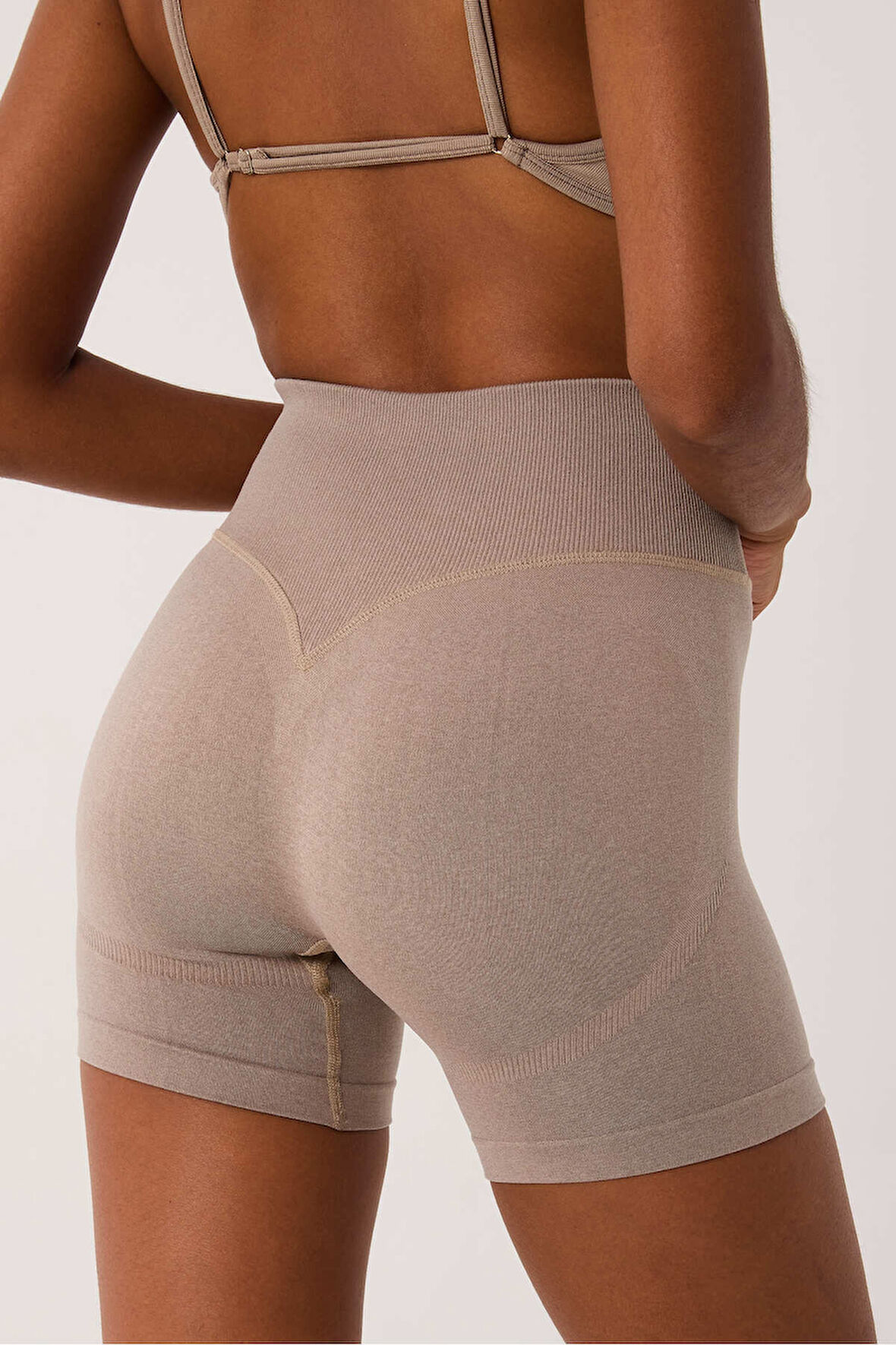 Aura Spor Şort Yüksek Bel Esnek Şekillendirici ve Toparlayıcı Seamless Tayt Kısa Şort