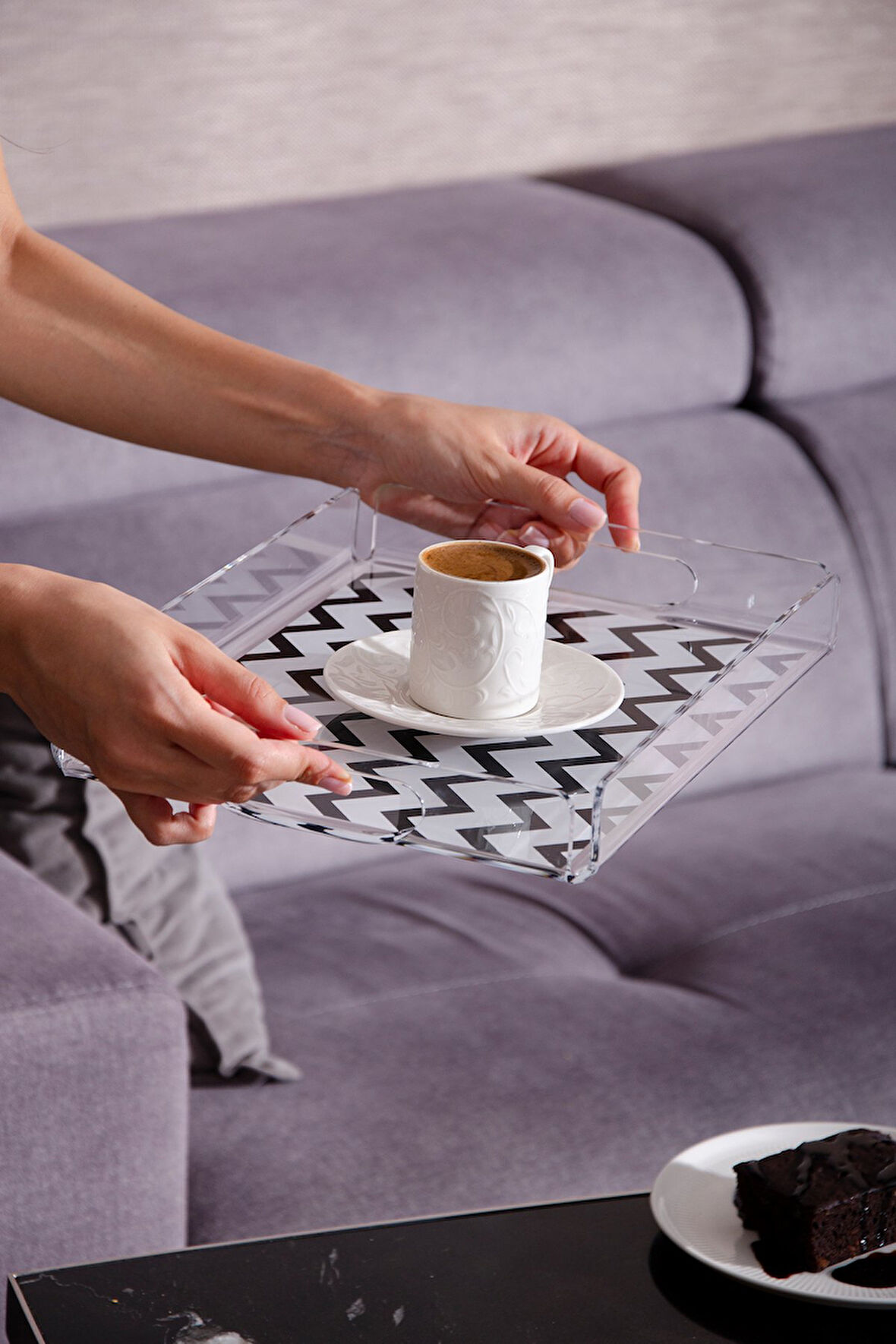 Line Zigzag Pleksi Tepsi M – 31x23 cm