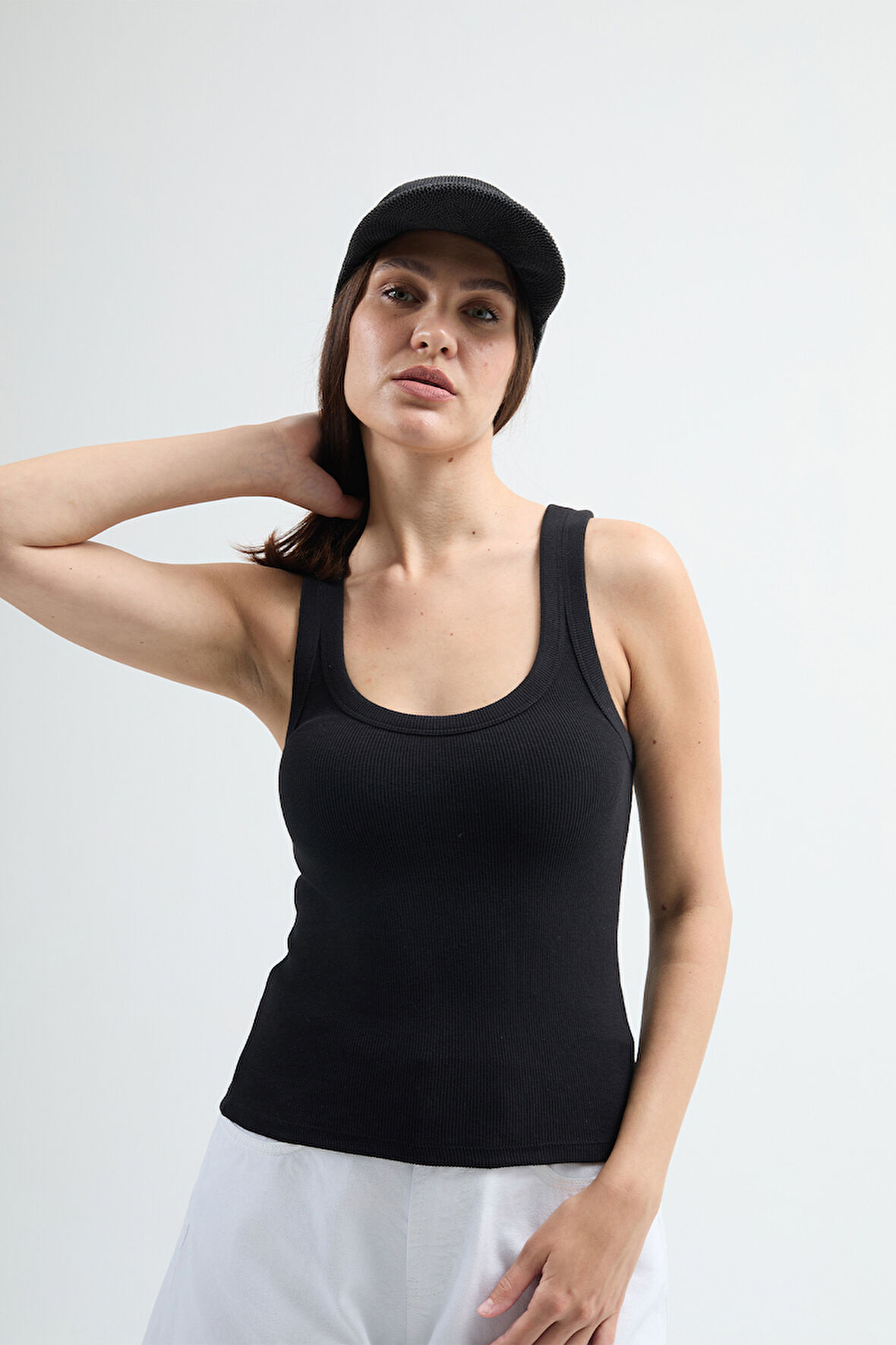 Cuello 82004 Dar Kesim Siyah Kadın U Yaka Basic Atlet