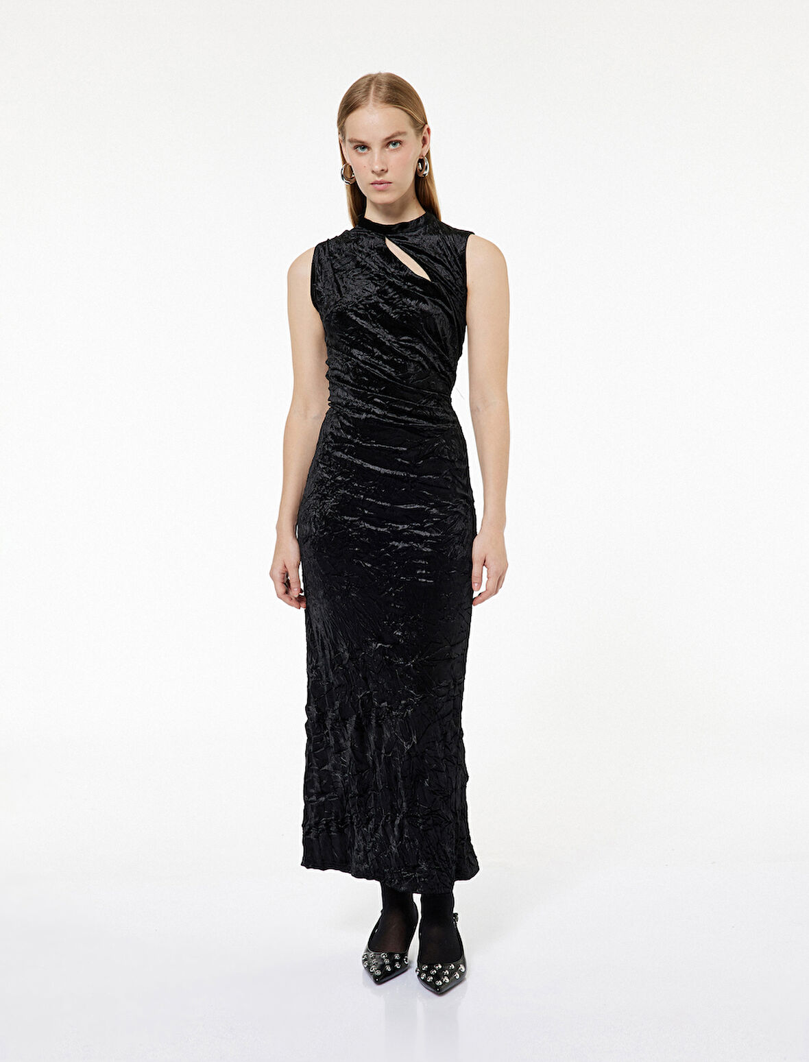 Pencere Detaylı Kolsuz Dik Yaka Uzun Kalem Kadife Elbise