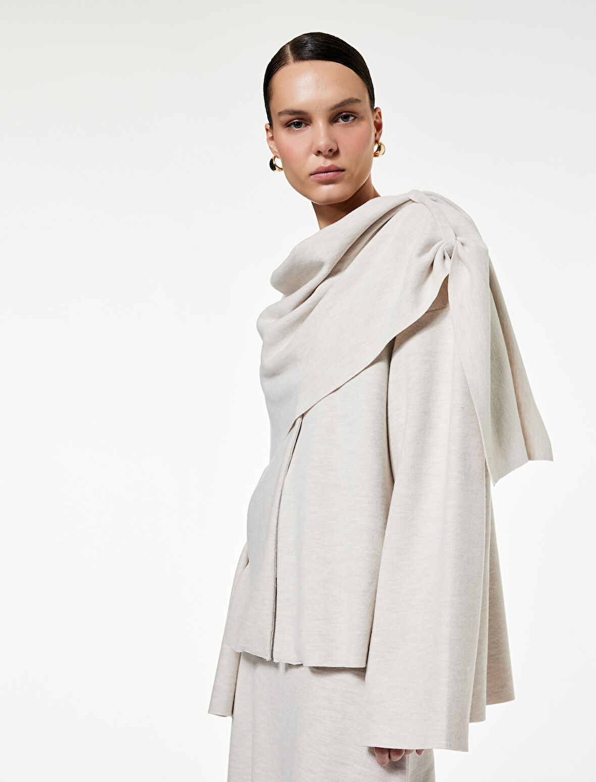 Uzun Geniş Kollu Düğmeli Şal Yaka Atkılı Hırka