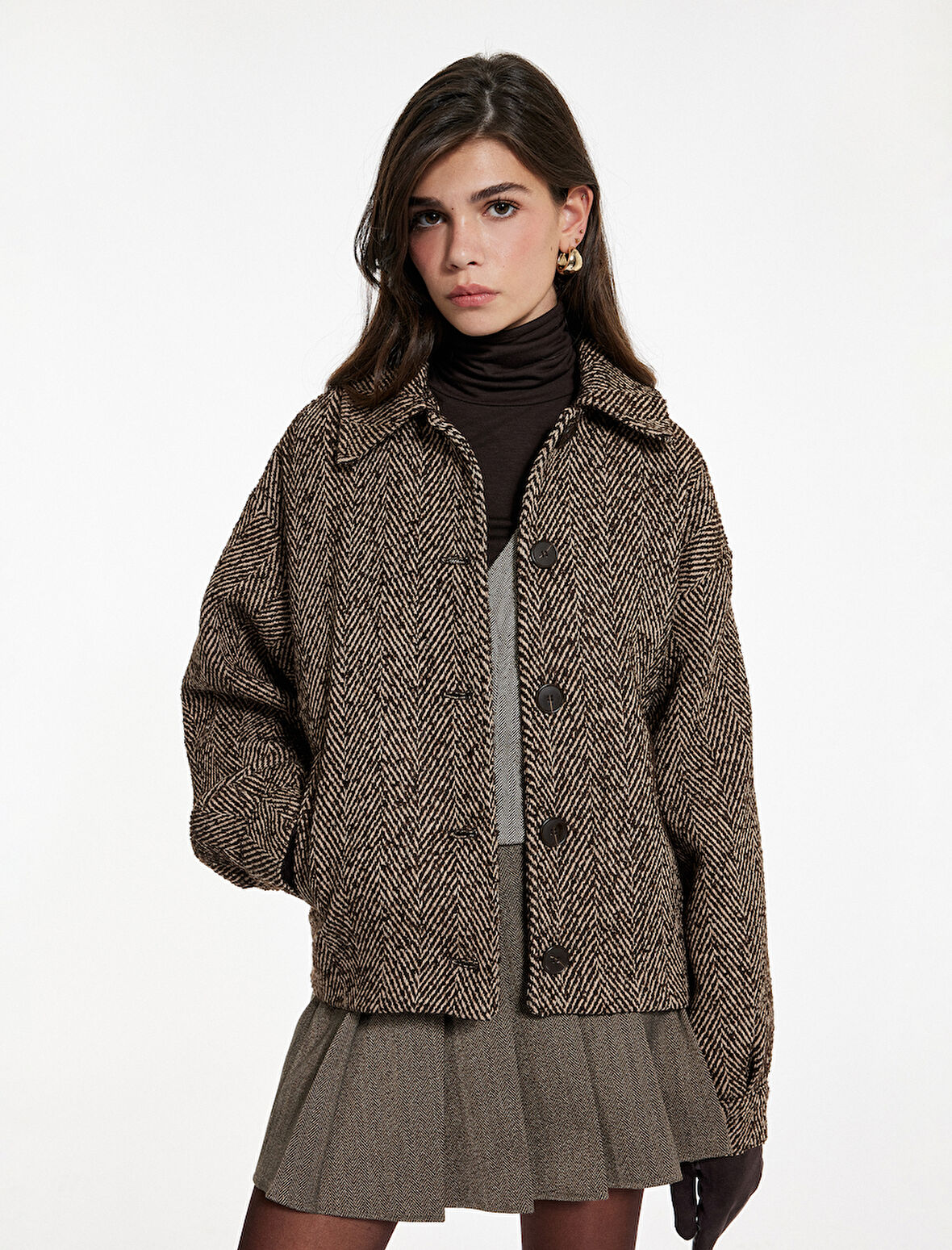 Koton X Melis Ağazat - Kısa Kaban Uzun Kollu Cepli Düğmeli Desenli