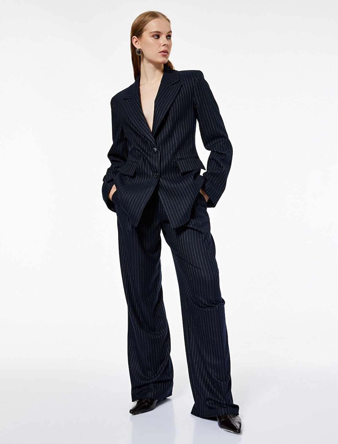 Koton X Melis Ağazat - Cepli Pile Detaylı Çizgili Düz Paça Kumaş Pantolon