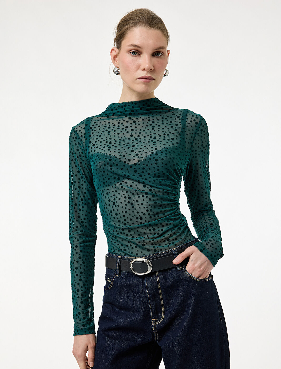 Slim Fit Uzun Kollu Geniş Dik Yaka Puantiyeli Tül Bluz