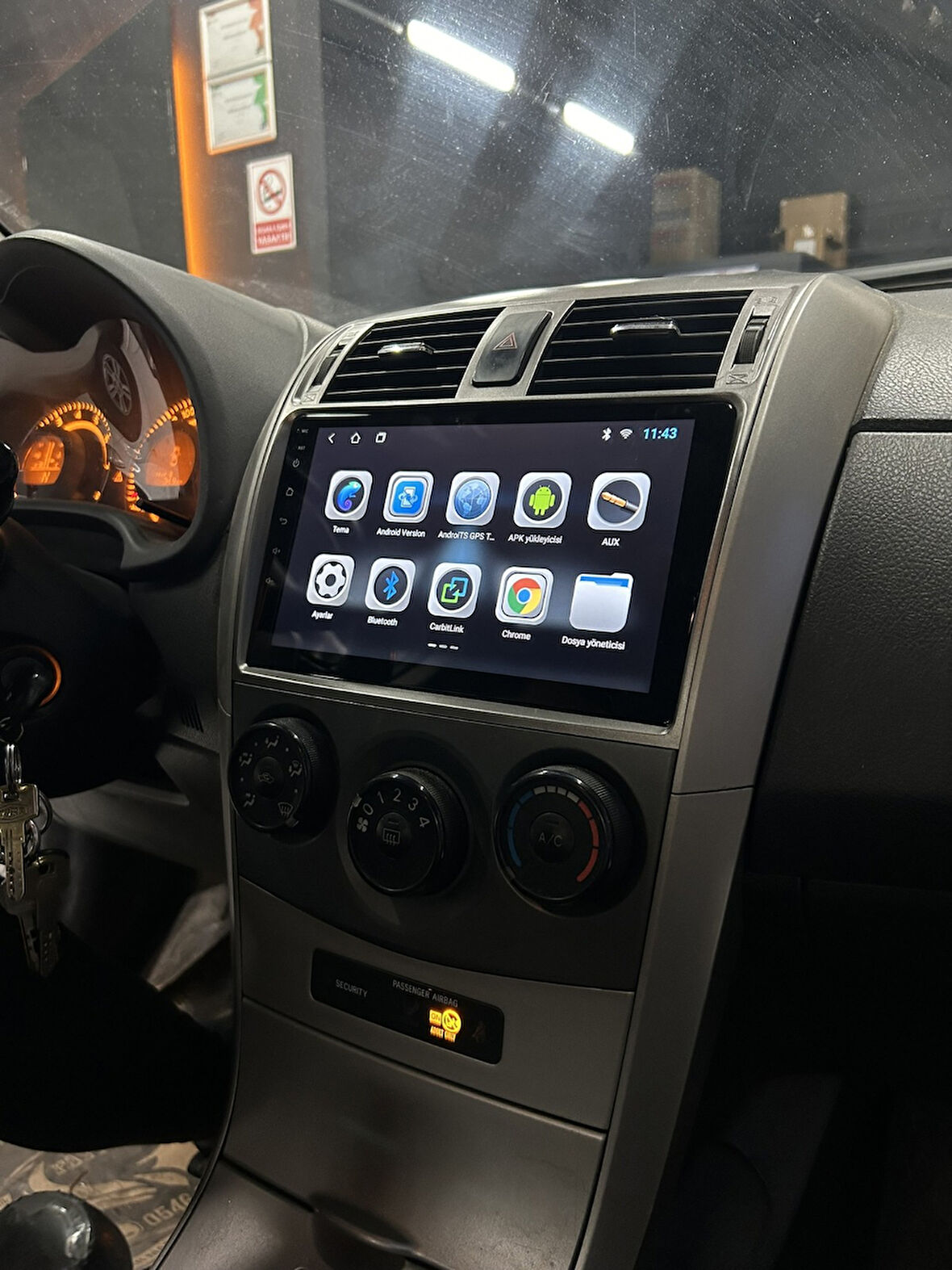 TOYOTA COROLLA  UYUMLU 4 GB RAM 64 GB DAHİLİ HAFIZA 9 İNÇ MULTİMEDYA KABLOSUZ CARPLAY GERİ GÖRÜŞ KAMERALI