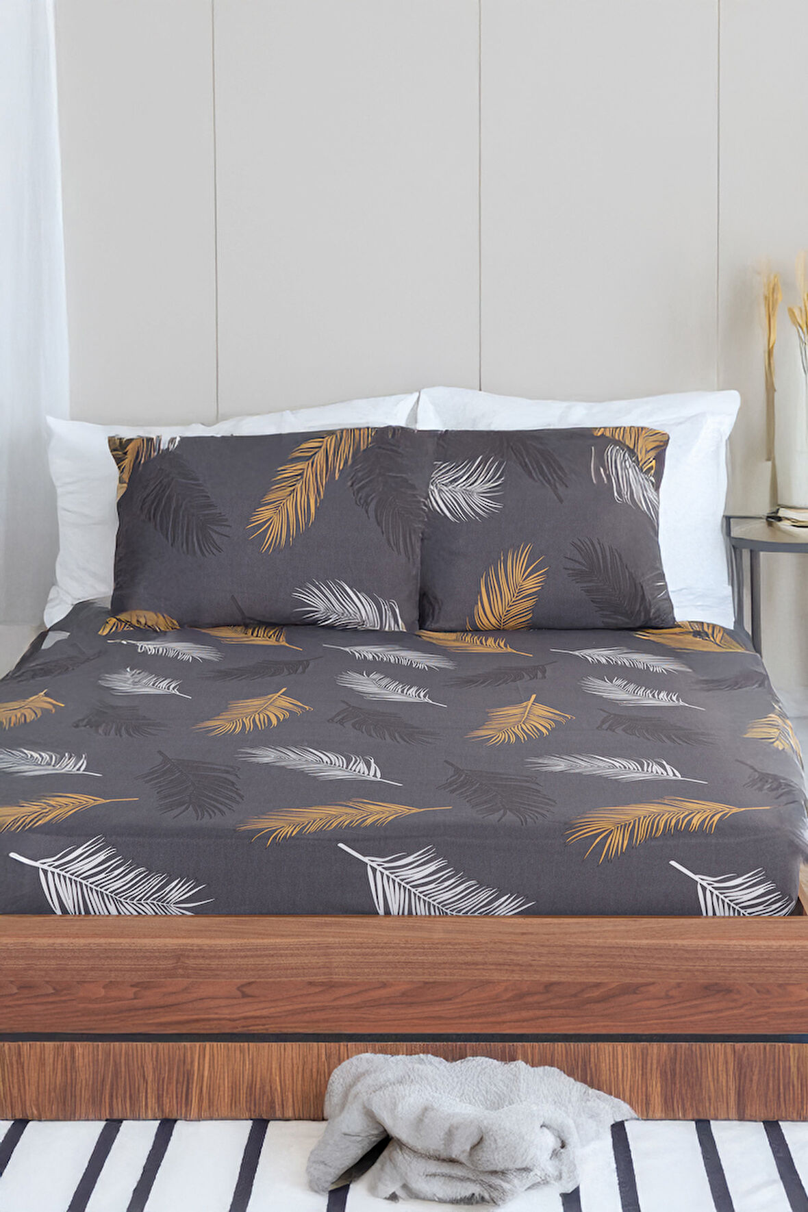 Pes Lastikli Çarşaf Seti Çift Kişilik Olivia Altın-Gri