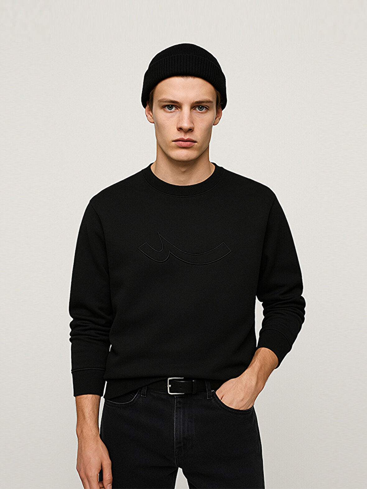 Uzun Kollu Sıgn Baskılı Basıc Siyah Sweatshırt