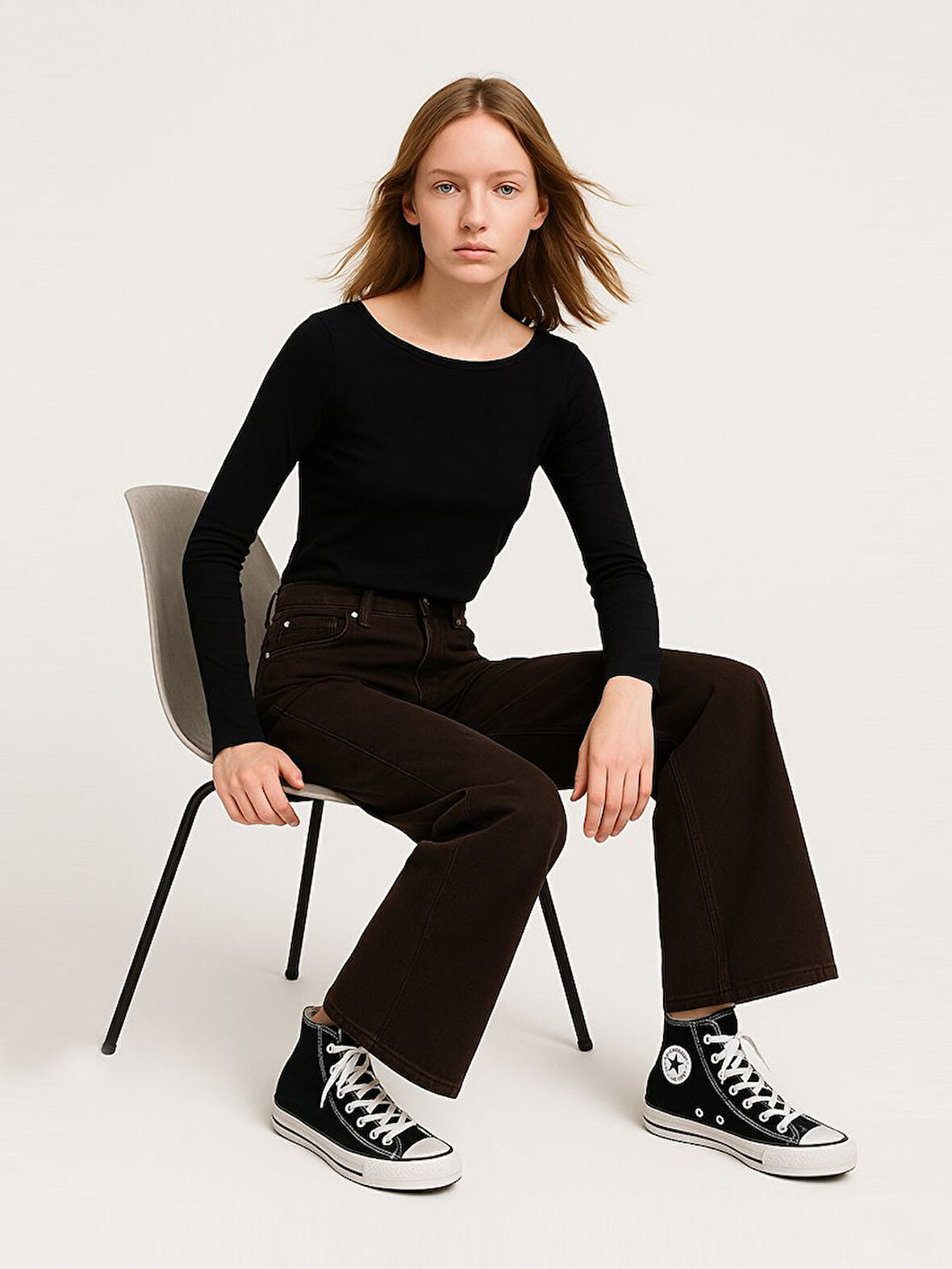 Uzun Kollu Sıfır Yaka Basic Siyah Sweatshırt