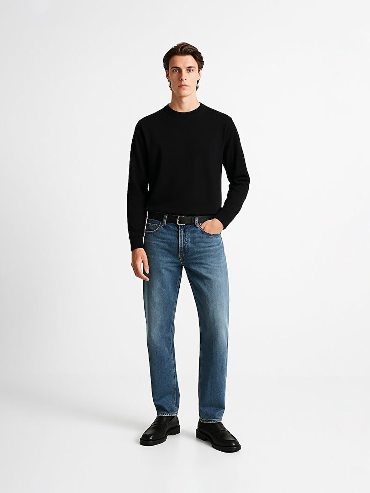 Uzun Kollu Sıfır Yaka Basic Siyah Sweatshırt