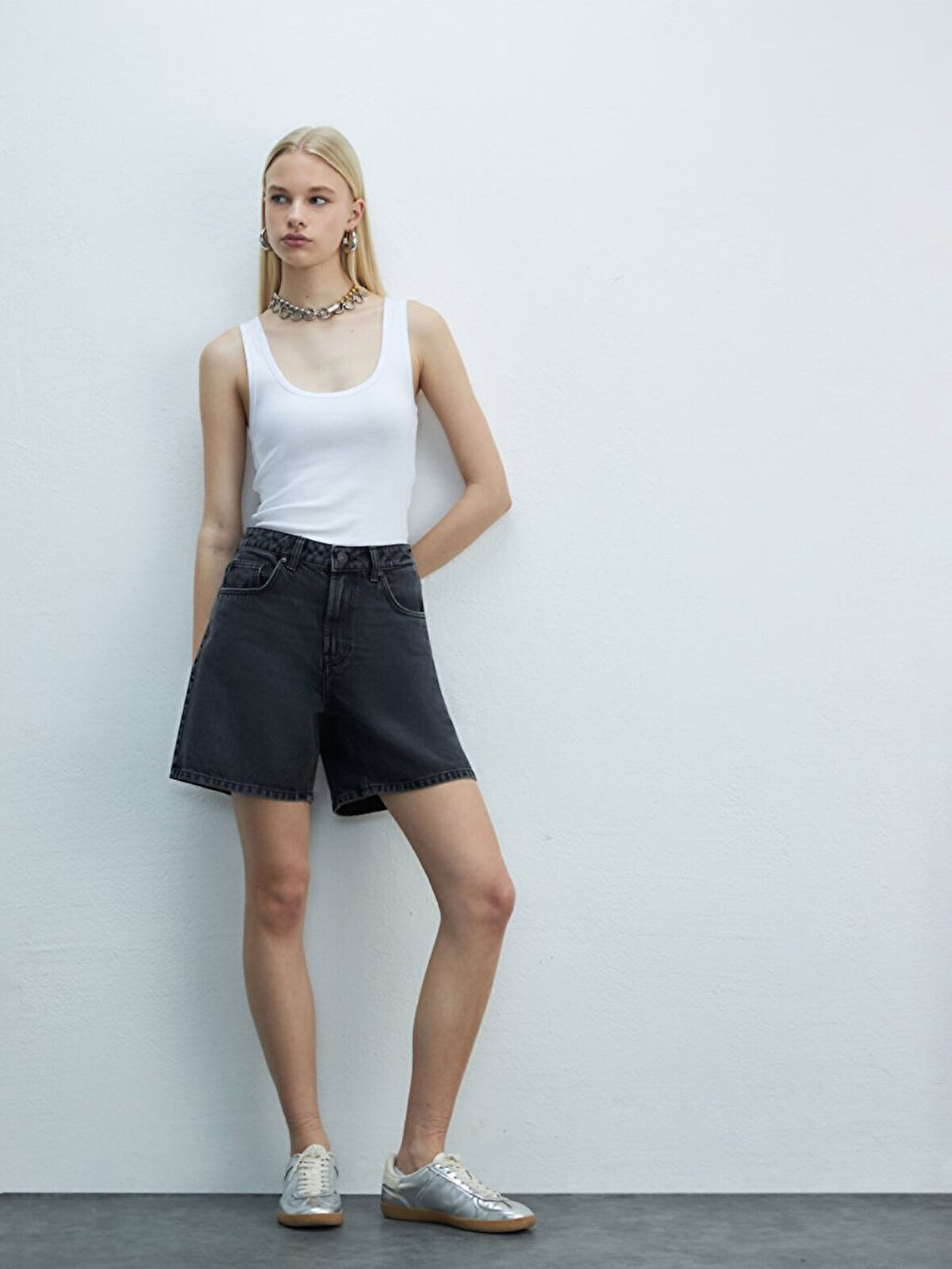 Lızzıe Klasik Kesim Jean Şort