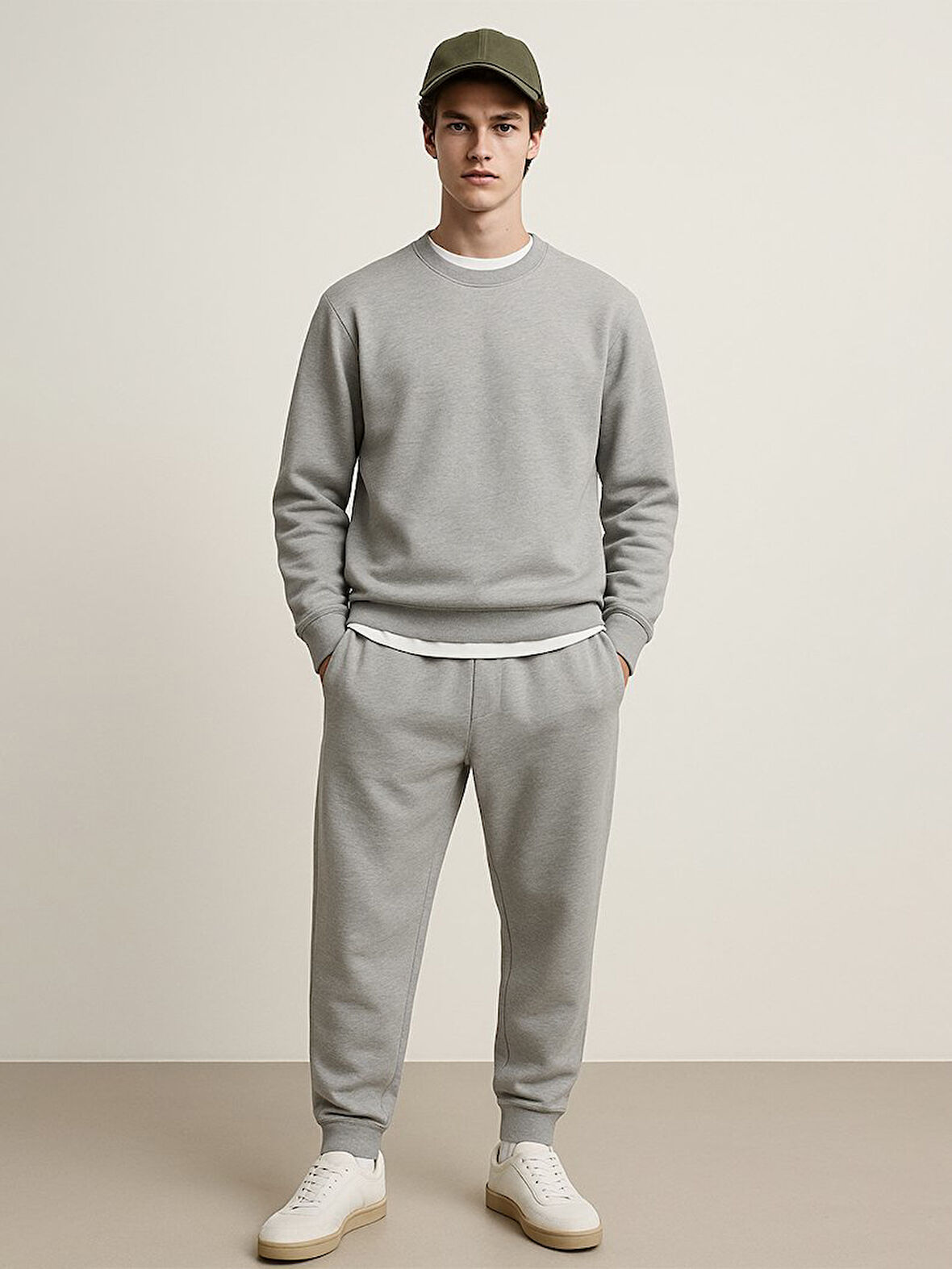 Uzun Kollu Sıfır Yaka Basic Gri Sweatshırt