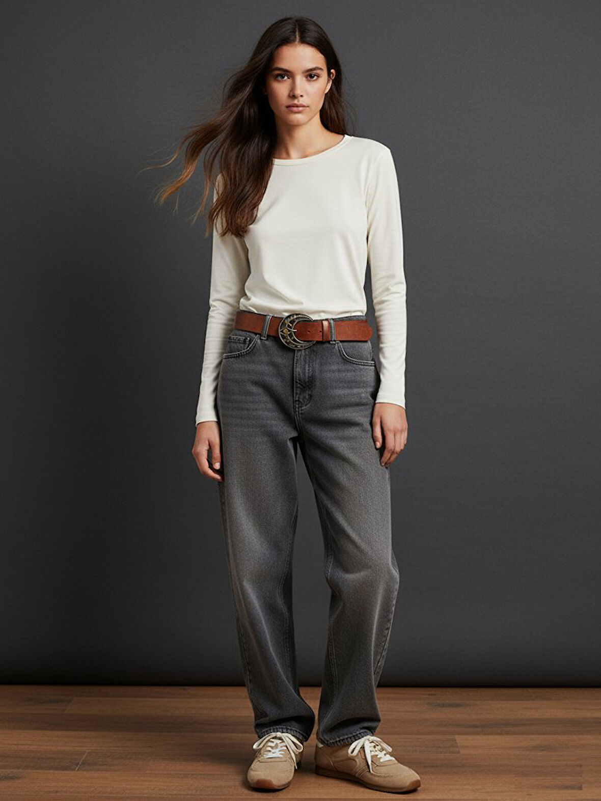 Uzun Kollu Sıfır Yaka Basic Beyaz Sweatshırt