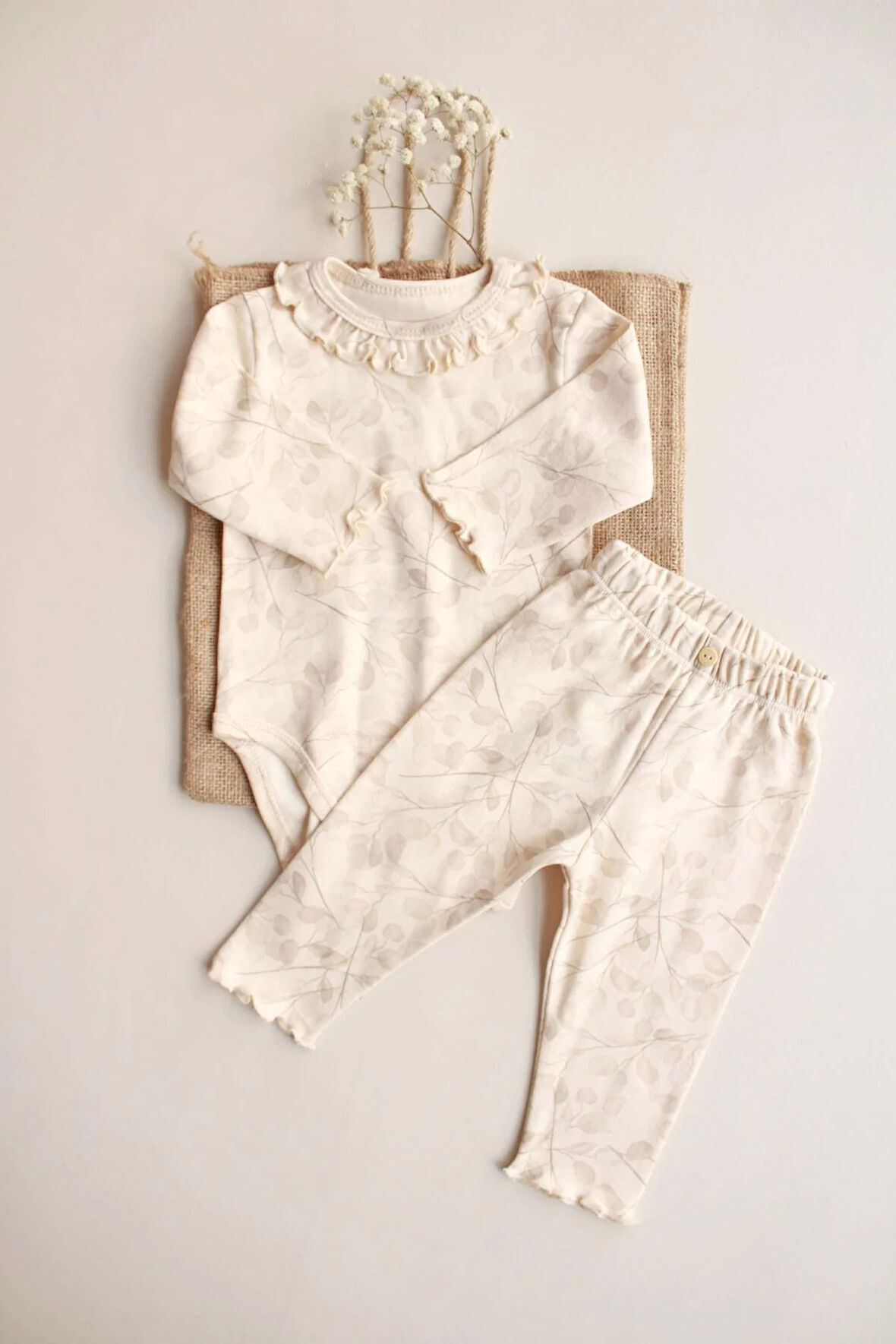 Krem Dal Desenli Fırfırlı Body Tayt Takım