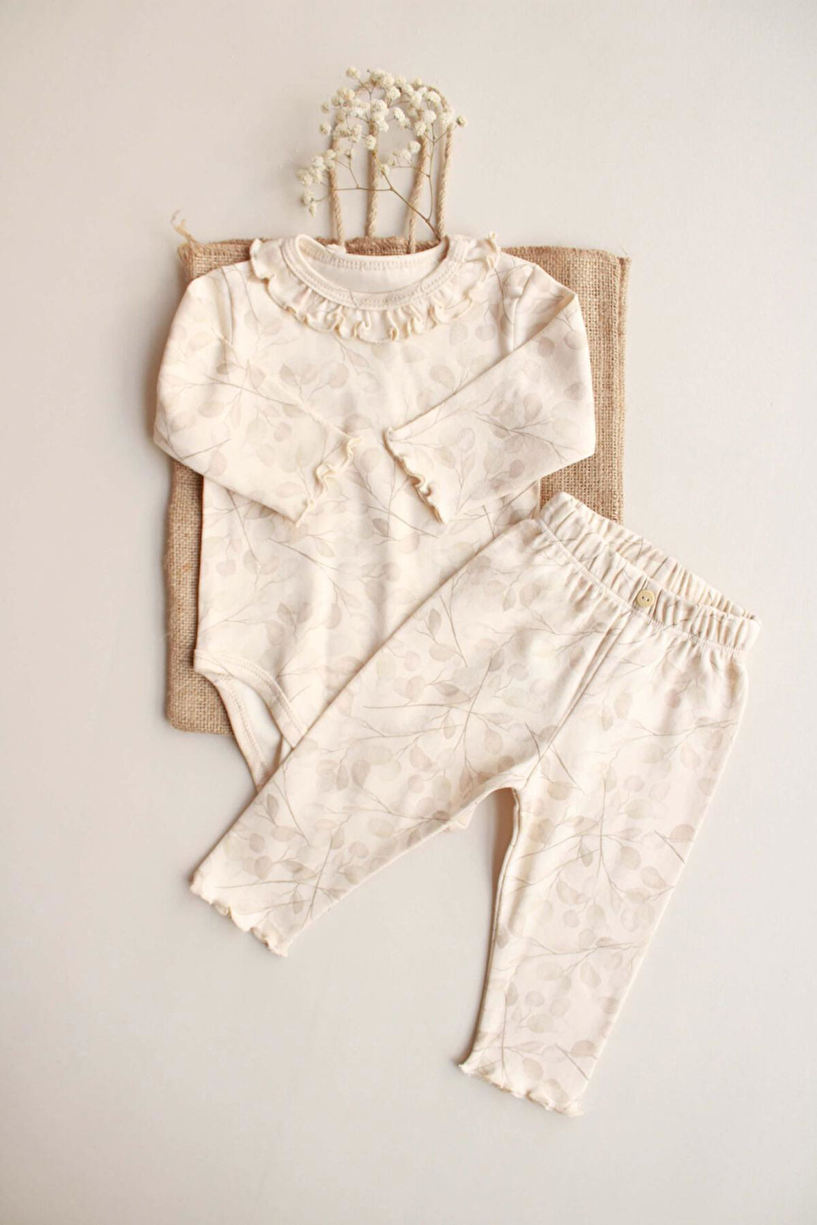 Krem Dal Desenli Fırfırlı Body Tayt Takım