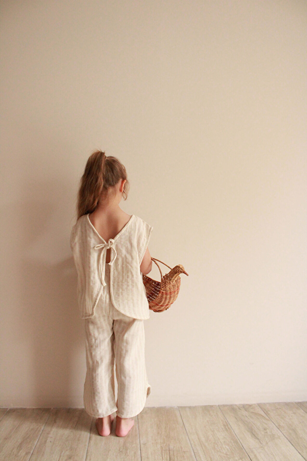 Bej Çizgili Sırt Detaylı Müslin Takım