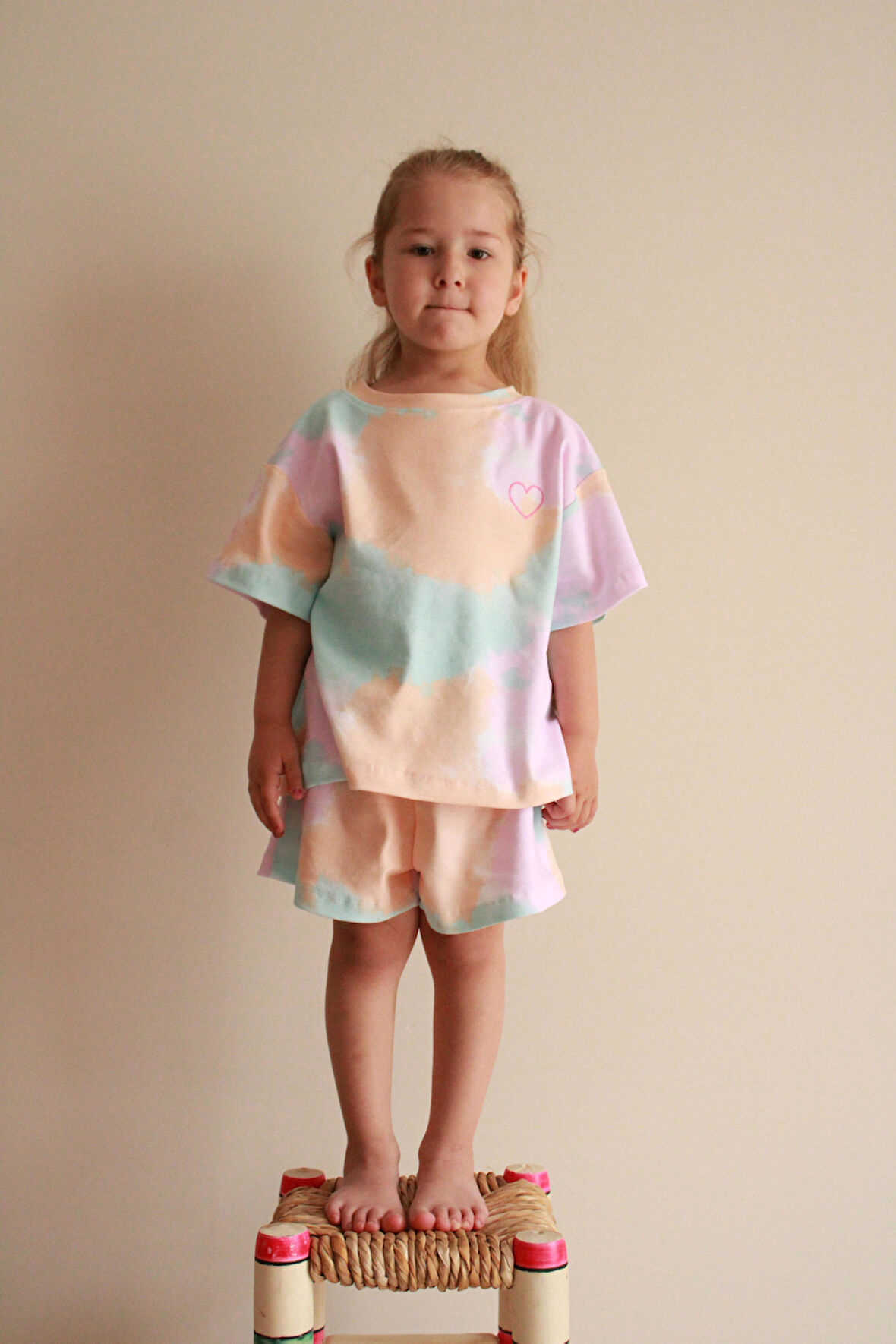 Batik Desenli Kalp Nakışlı Şortlu Takım