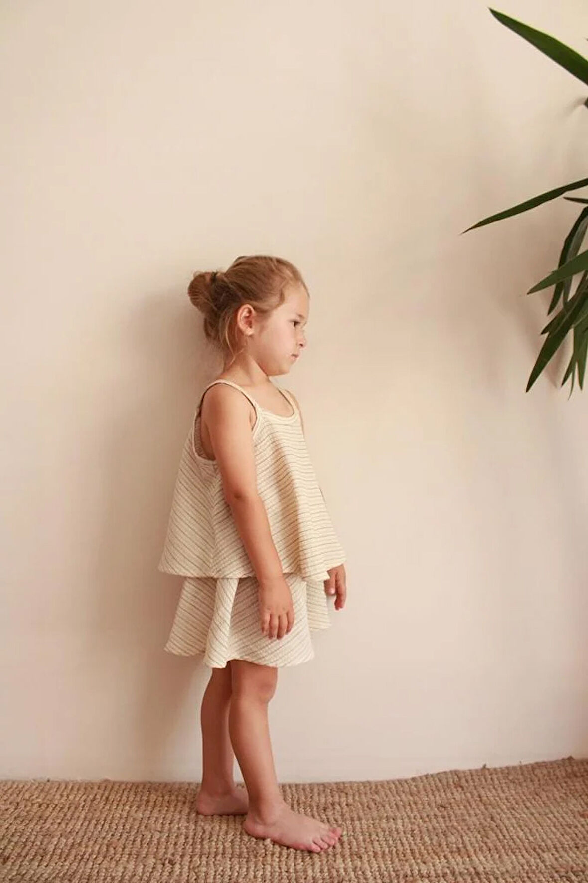 Haki Çizgili Volanlı Kız Askılı ve Şort Takım