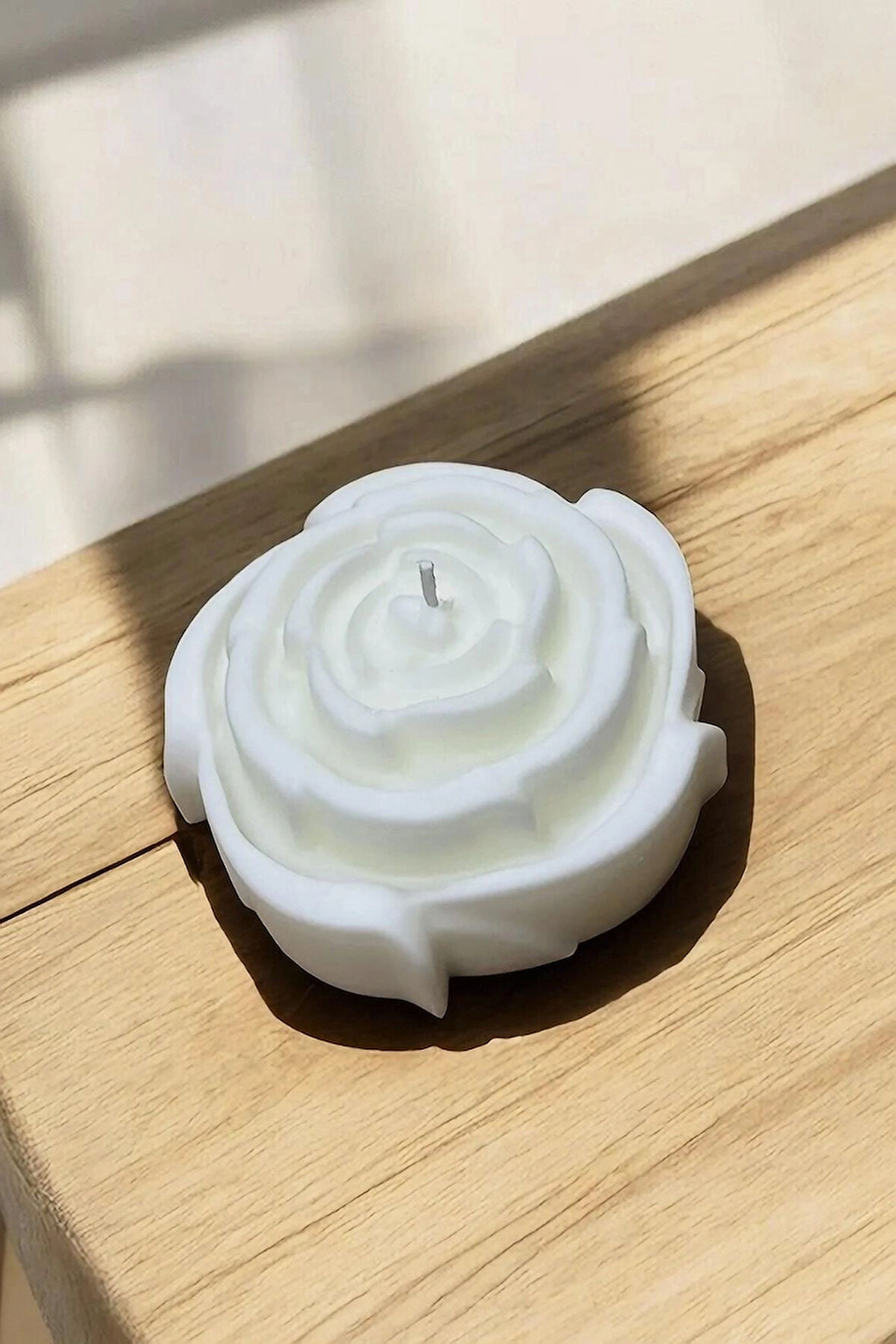 CalmaFlame EL YAPIMI DEKORATİF HEDİYELİK ŞEKLİNDE GÜL SOYA MUM