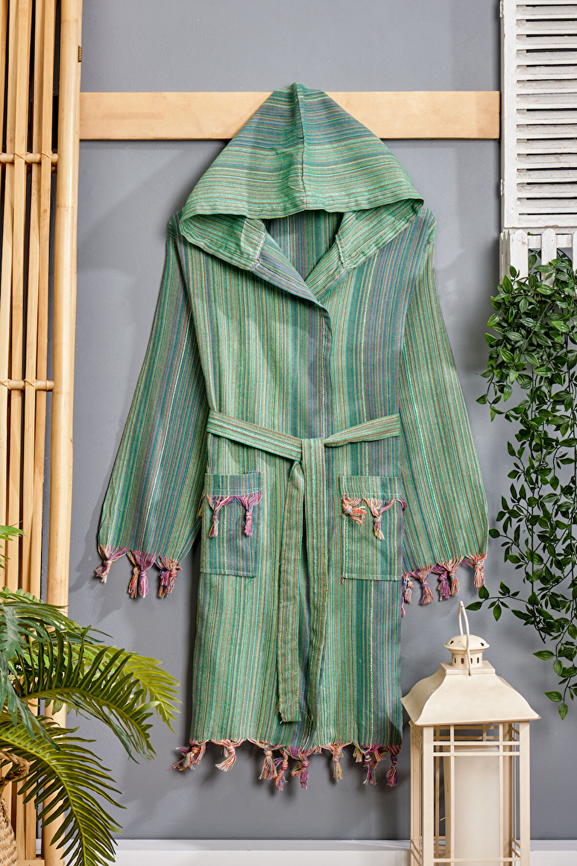 BebeSoft Ponponlu Peştamal Plaj Elbisesi (Bornoz Model) – %100 Pamuk, Yüksek Emici ve Hızlı Kuruyan Kumaş (L/XL)