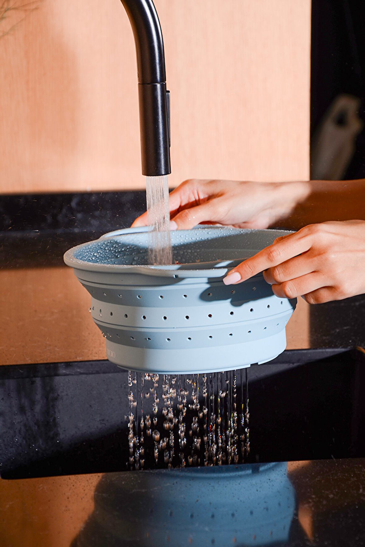 Flow Katlanabilir Isıya Dayanıklı Silikon Süzgeç 23 cm | Mavi