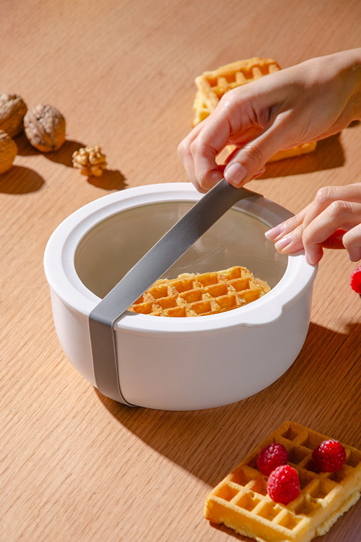 Moca Stoneware Hava Geçirmez Şeffaf Kapaklı Saklama Kabı 1000 ml | Beyaz