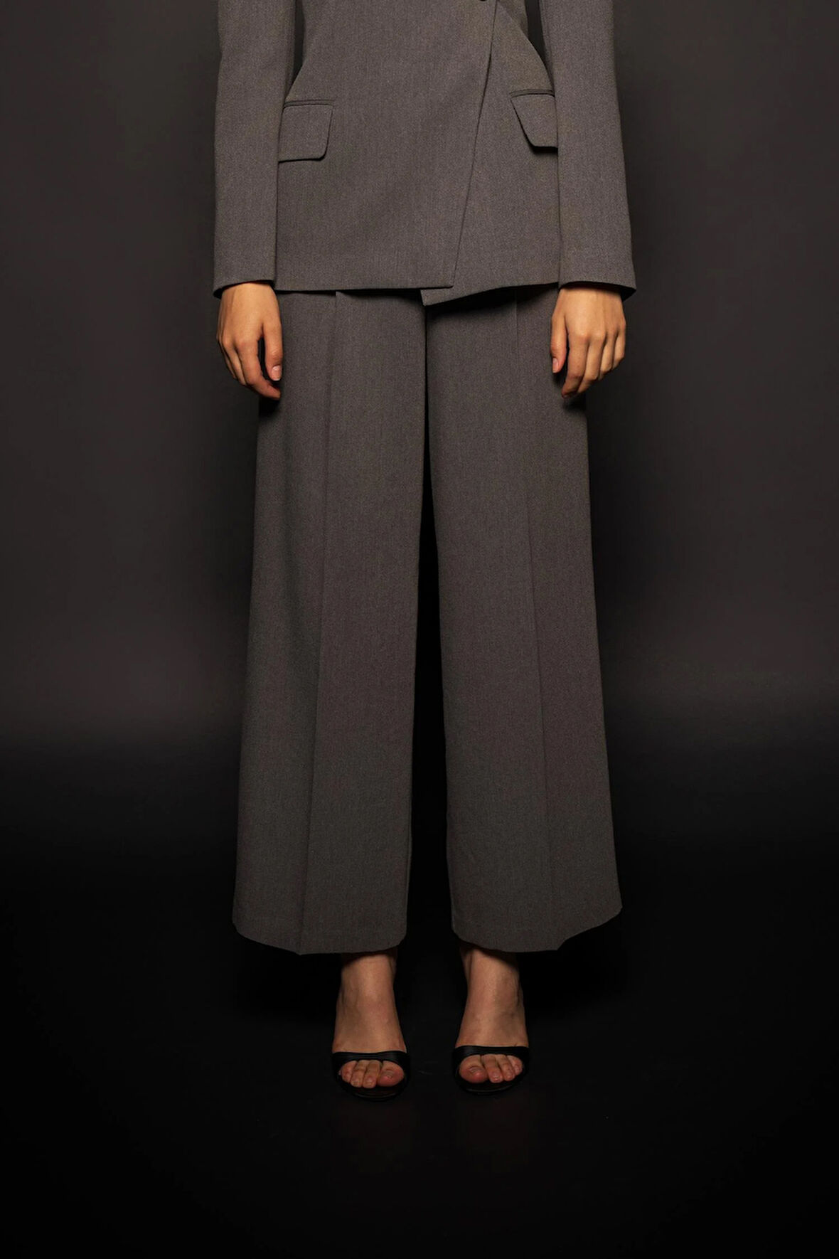 Kadın Antrasit Çift Pileli Oversize Pantolon