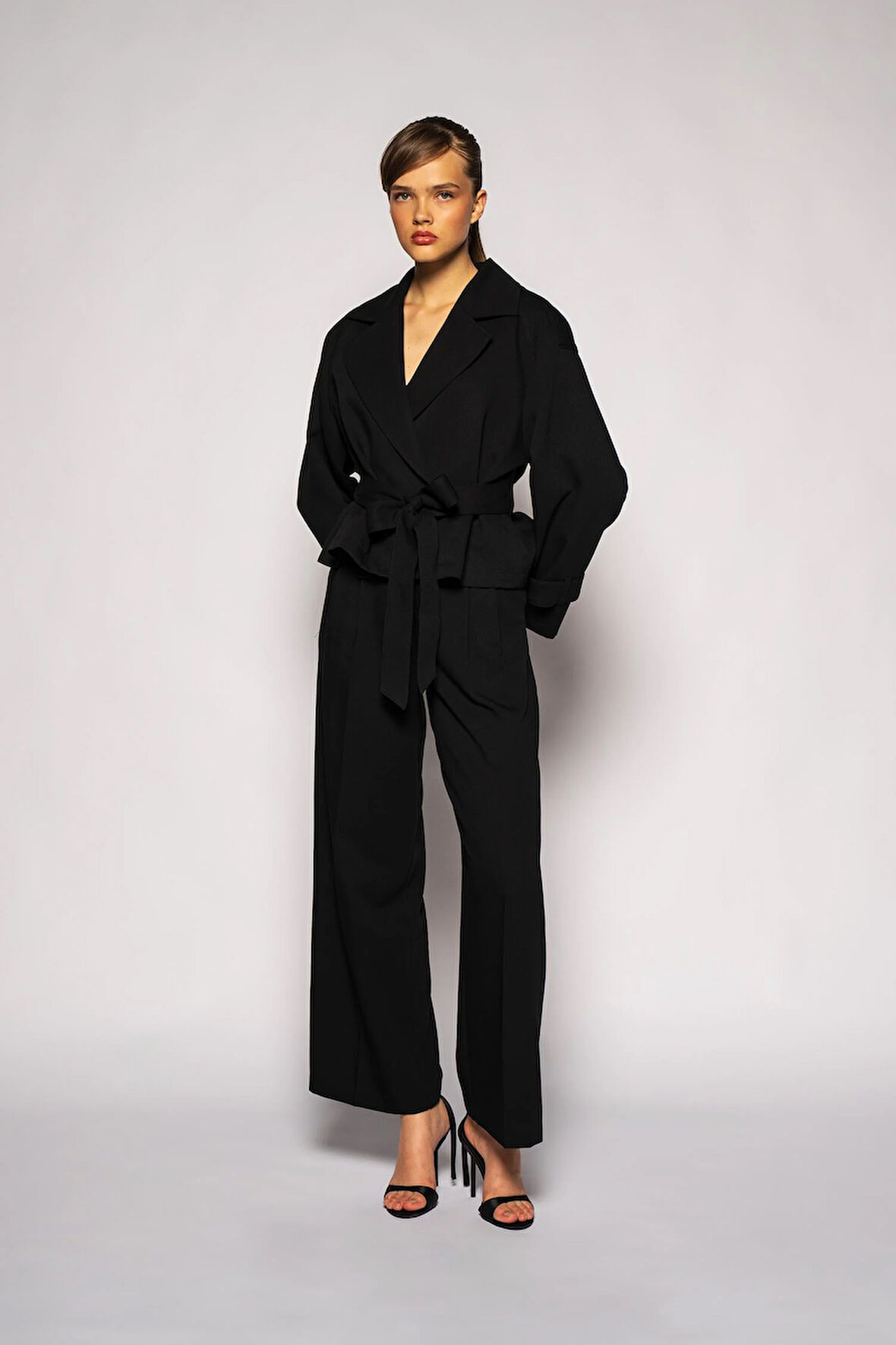 Kadın Siyah Kuşaklı Kısa Trençkot