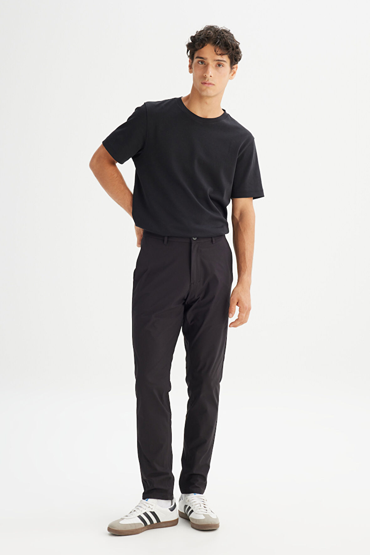 Regular Fit Normal Kesim Normal Bel Yan Cep Detaylı Siyah Casual Pantolon