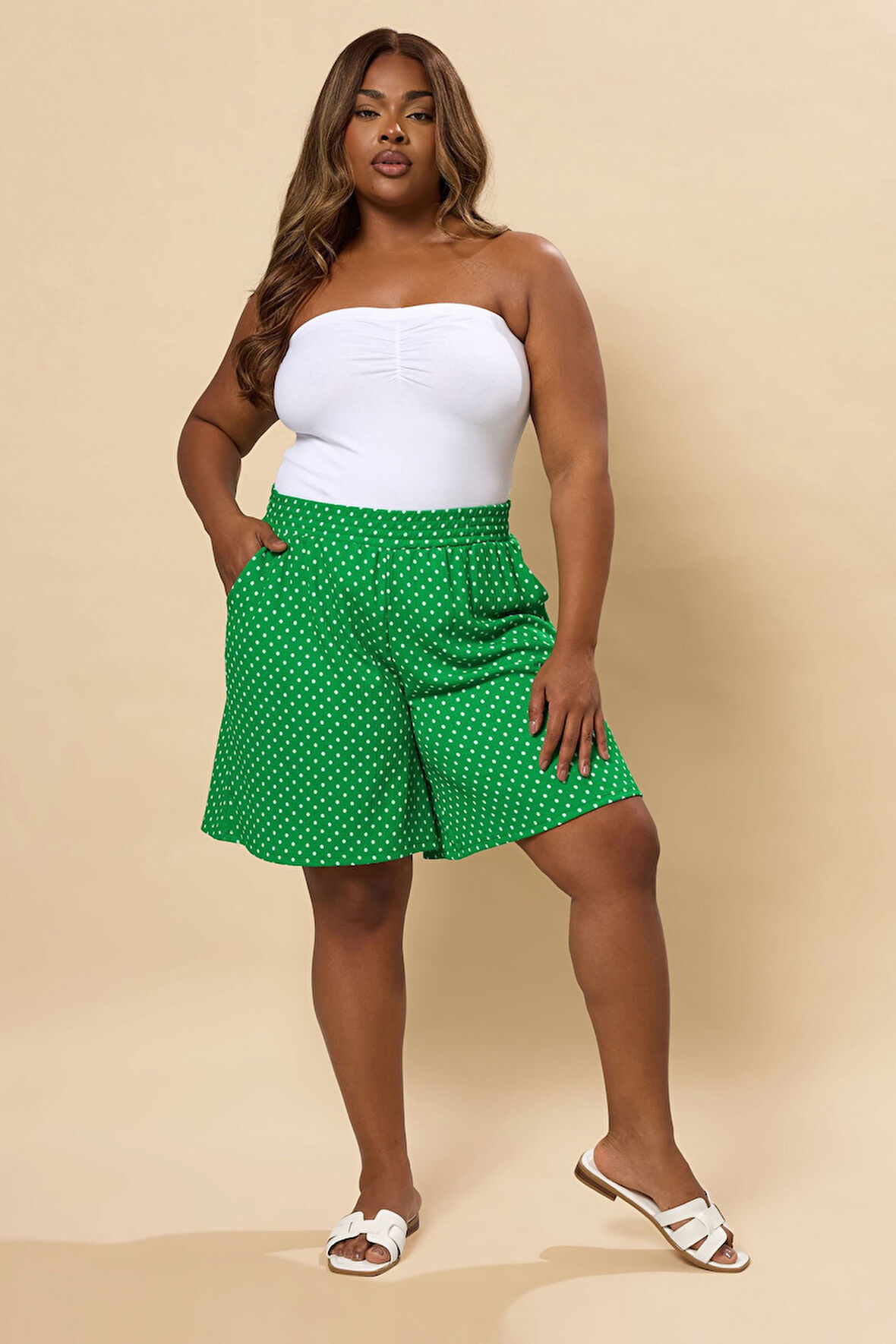 Büyük Beden Cepli Bürümcük Kumaş Puantiyeli Şort 304182