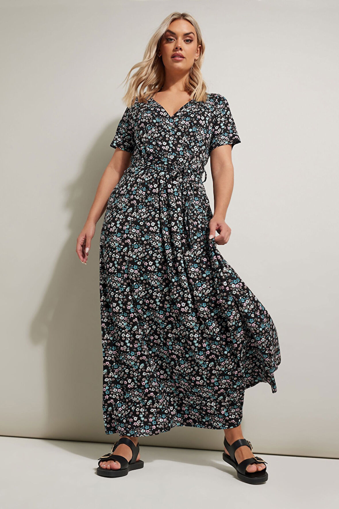 Büyük Beden V yaka Kısa Kollu Beli Kuşaklı Çiçek Desenli Maxi Elbise 304081