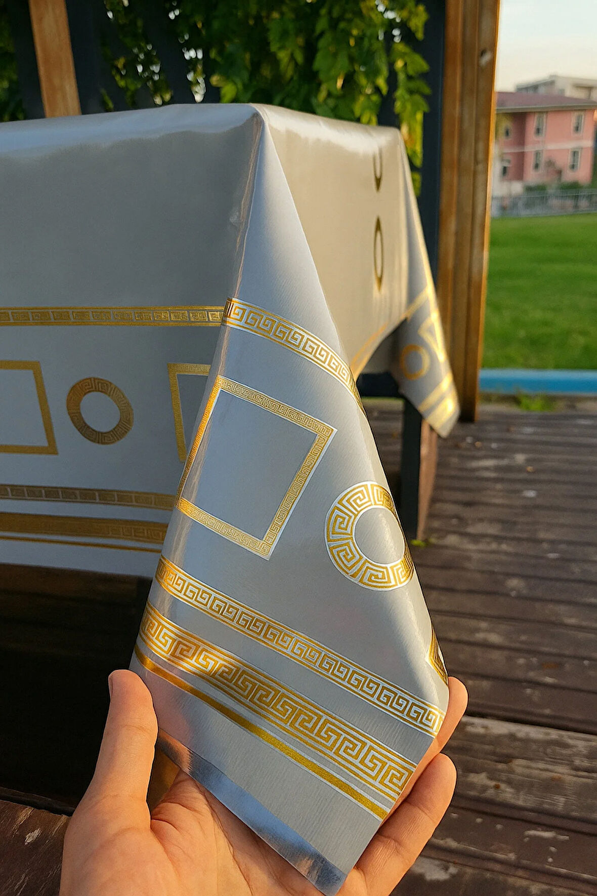 Lüks PVC Masa Örtüsü Su Geçirmez Silinebilir Altın Desenli Sofra Örtüsü Dayanıklı Kaymaz Şık Tasarım