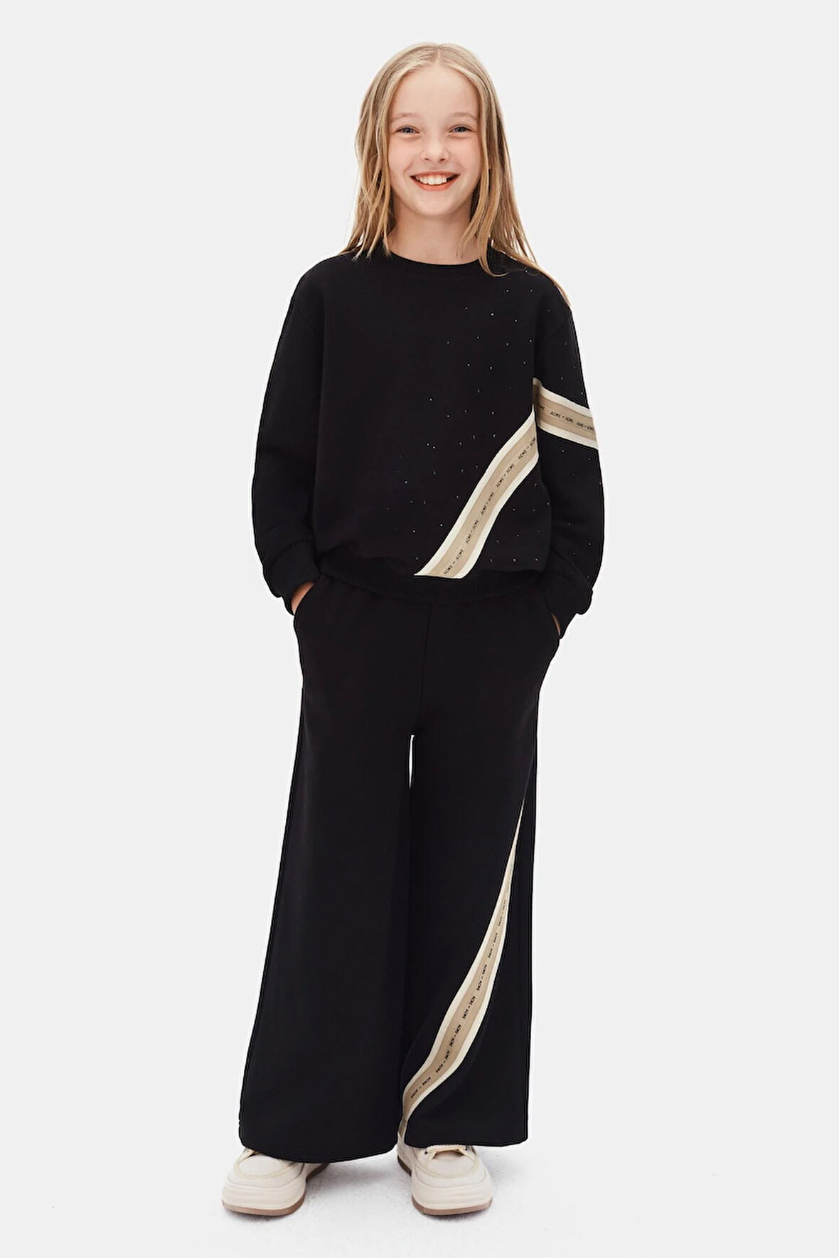 Nk Kız Çocuk Şerit Detaylı Takım Takım 8-14 Yaş Siyah