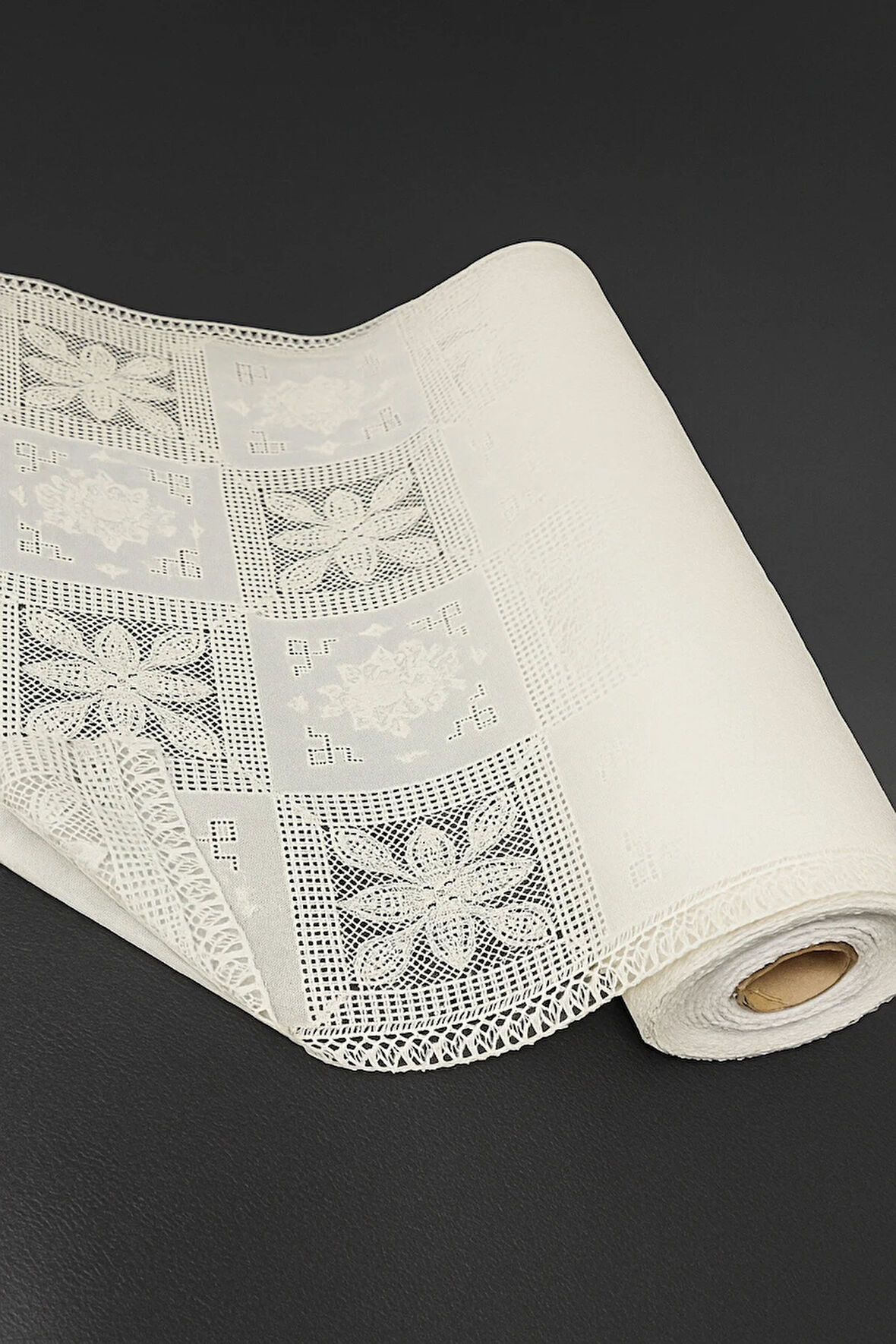 Kelebek Desenli Şeffaf Kaymaz PVC Raf ve Buz Dolap Örtüsü – Çok Amaçlı