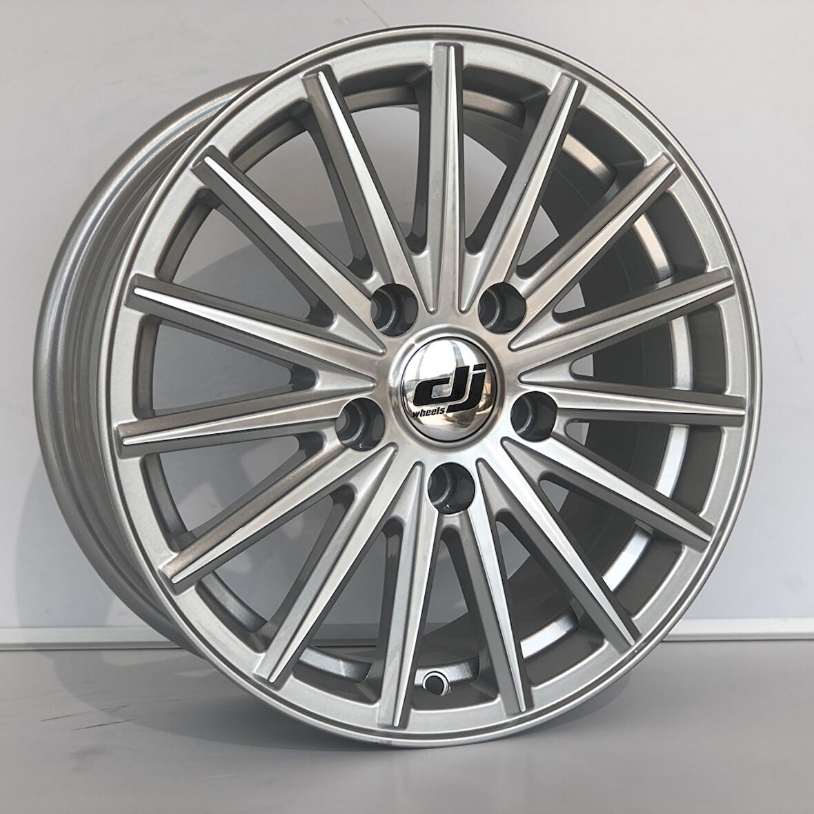 DJ-640 6.5*15 5*100 ET35 57.1 SD