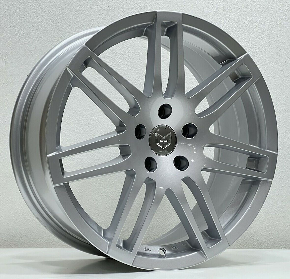 TORK-9033 8*18 5*112 ET45 66.45 SILVER XL