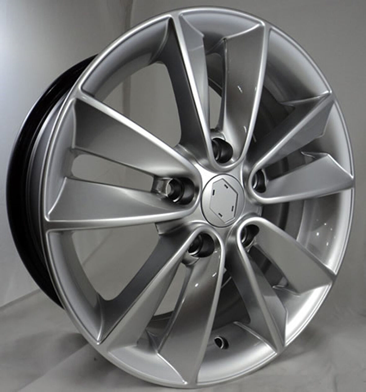 BK-587 6.5*15 5*114.3 ET43 66.1 HYPER SILVER XL