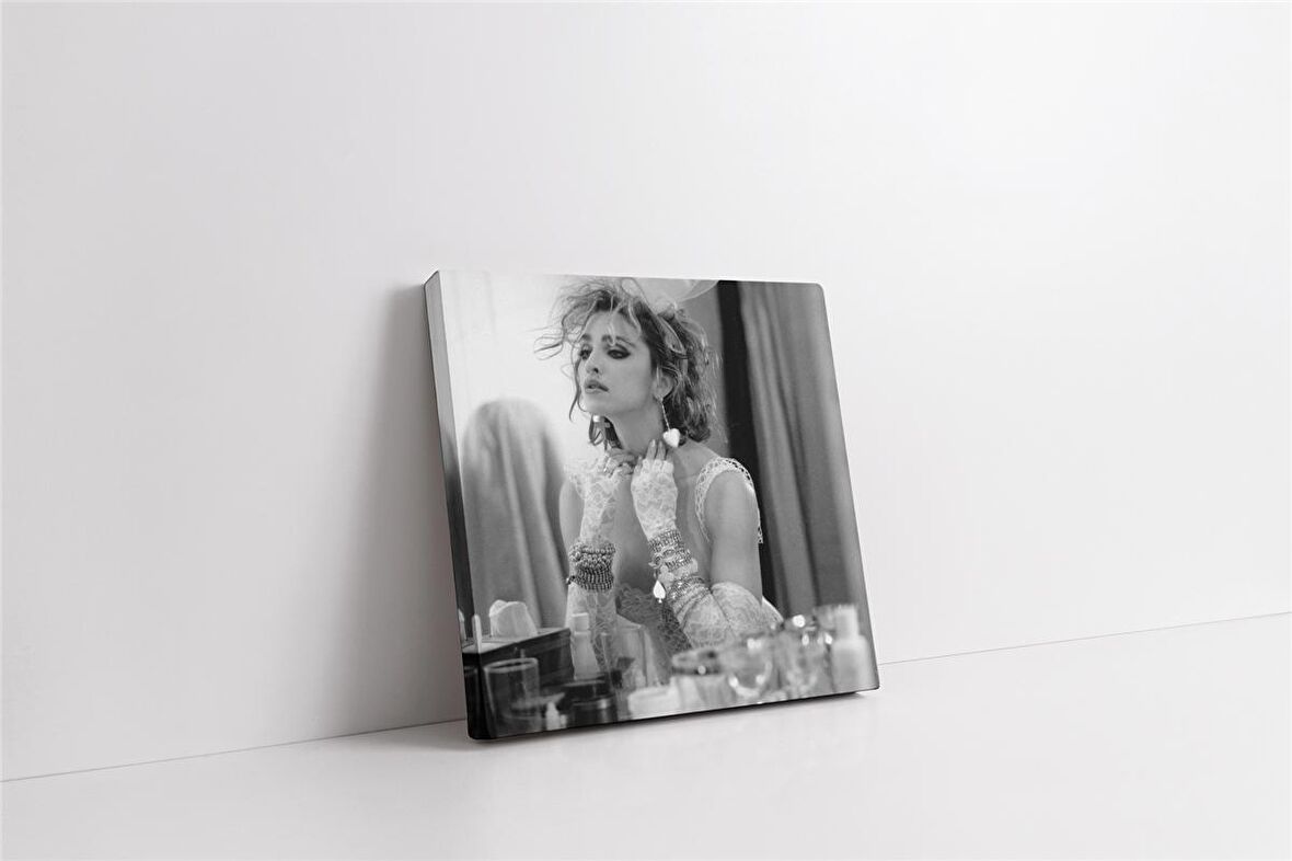 Siyah Beyaz Madonna Kanvas Tablo
