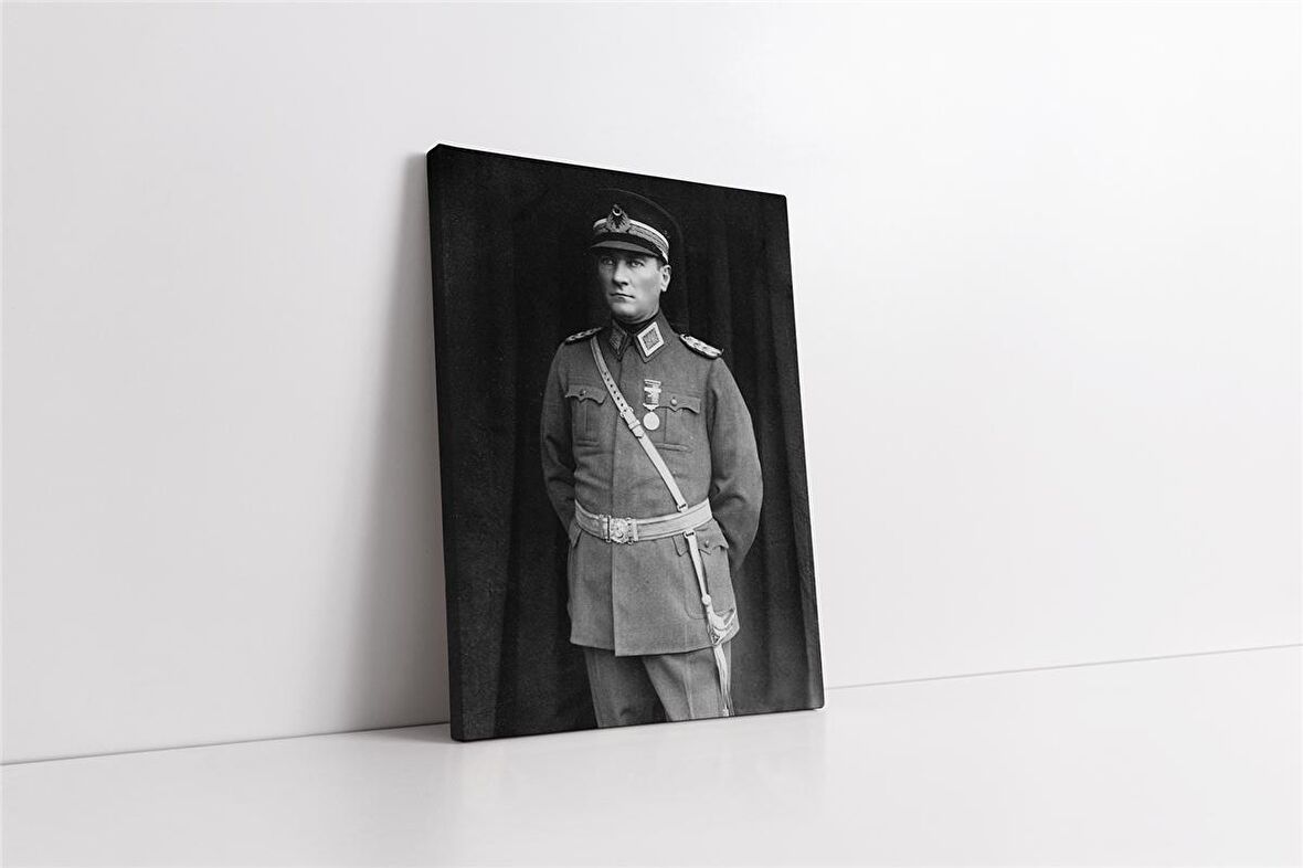 Baş Komutan Atatürk