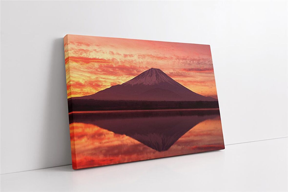 Suya Yansıyan Dağ Manzarası Kanvas Tablo